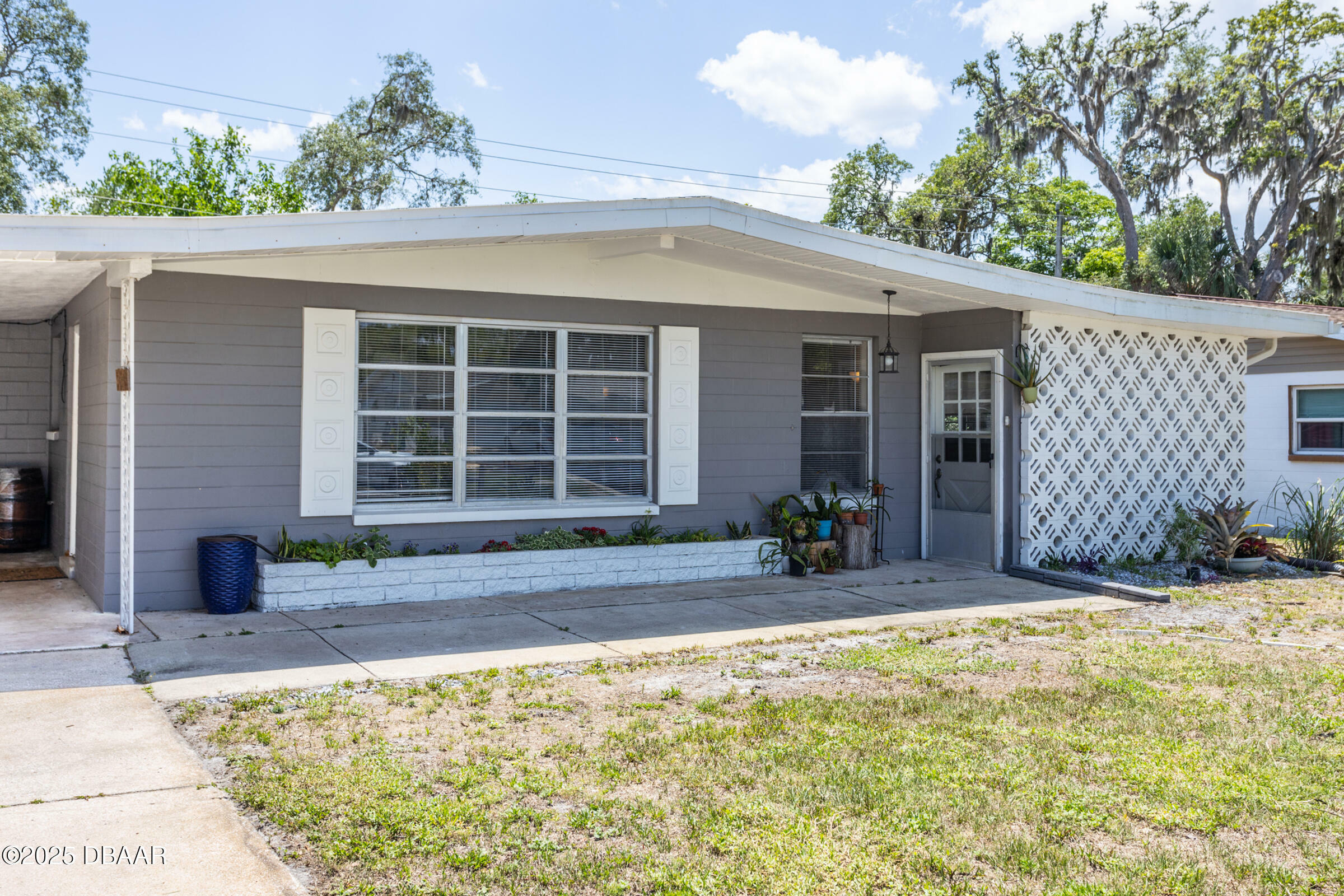 Property Photo: 1284 Vanderbilt Drive FL 32174
