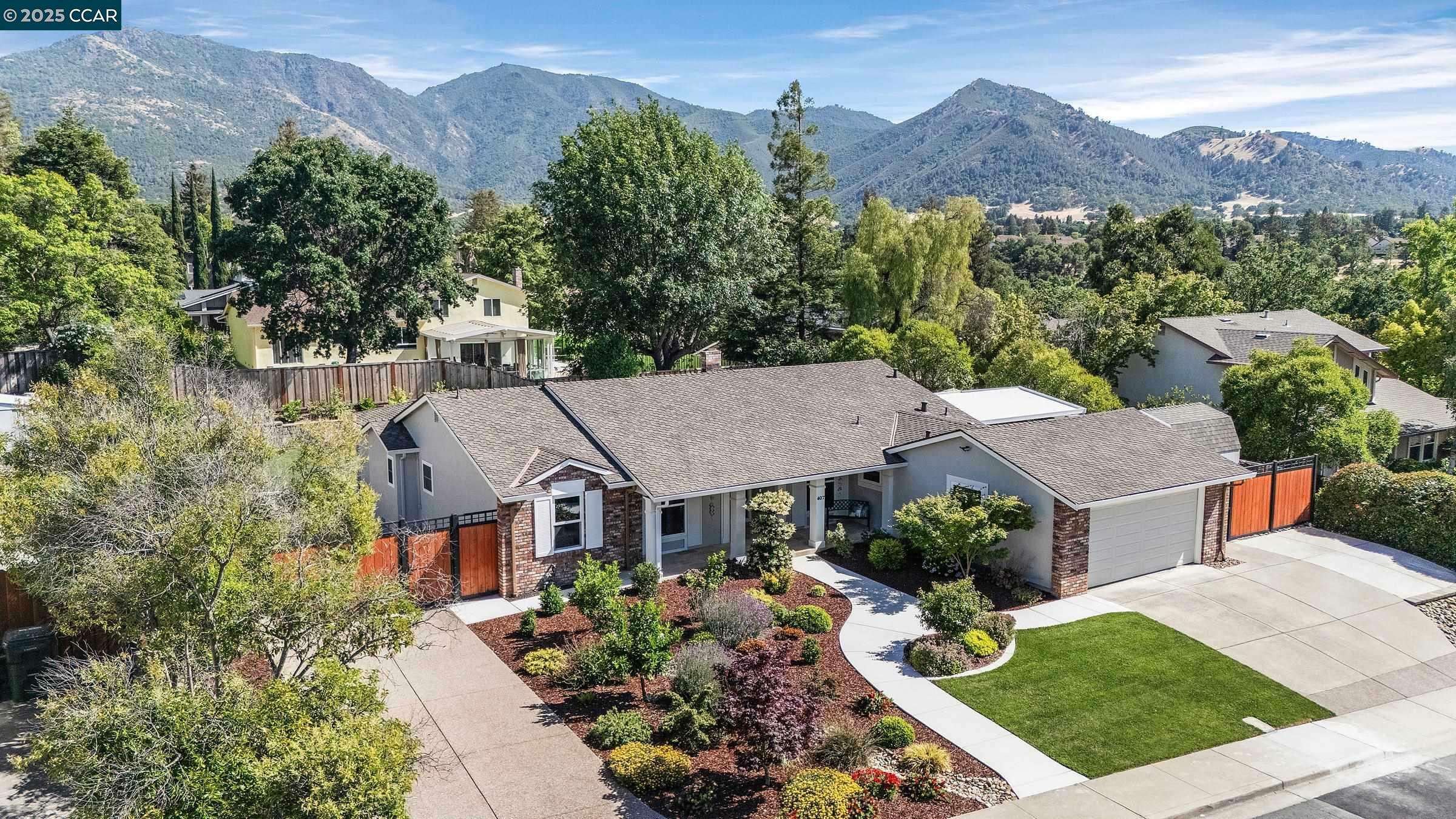 Property Photo: 407 Grenache Cir CA 94517
