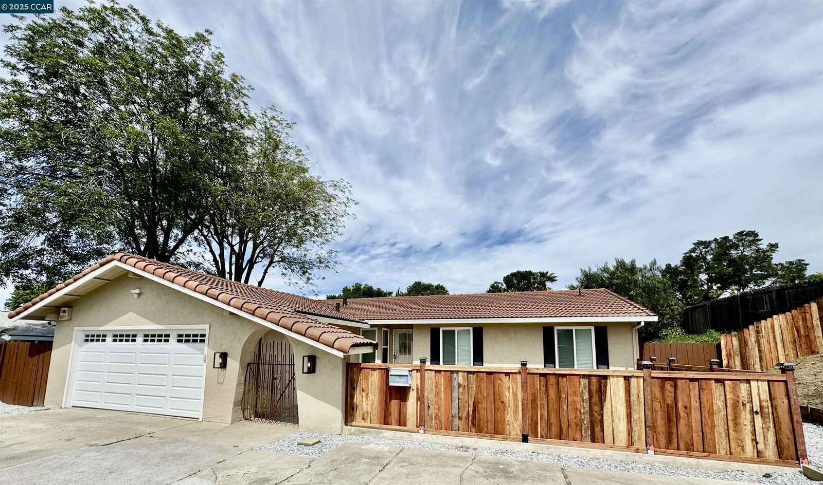 Property Photo: 124 Fuschia Ct CA 94553