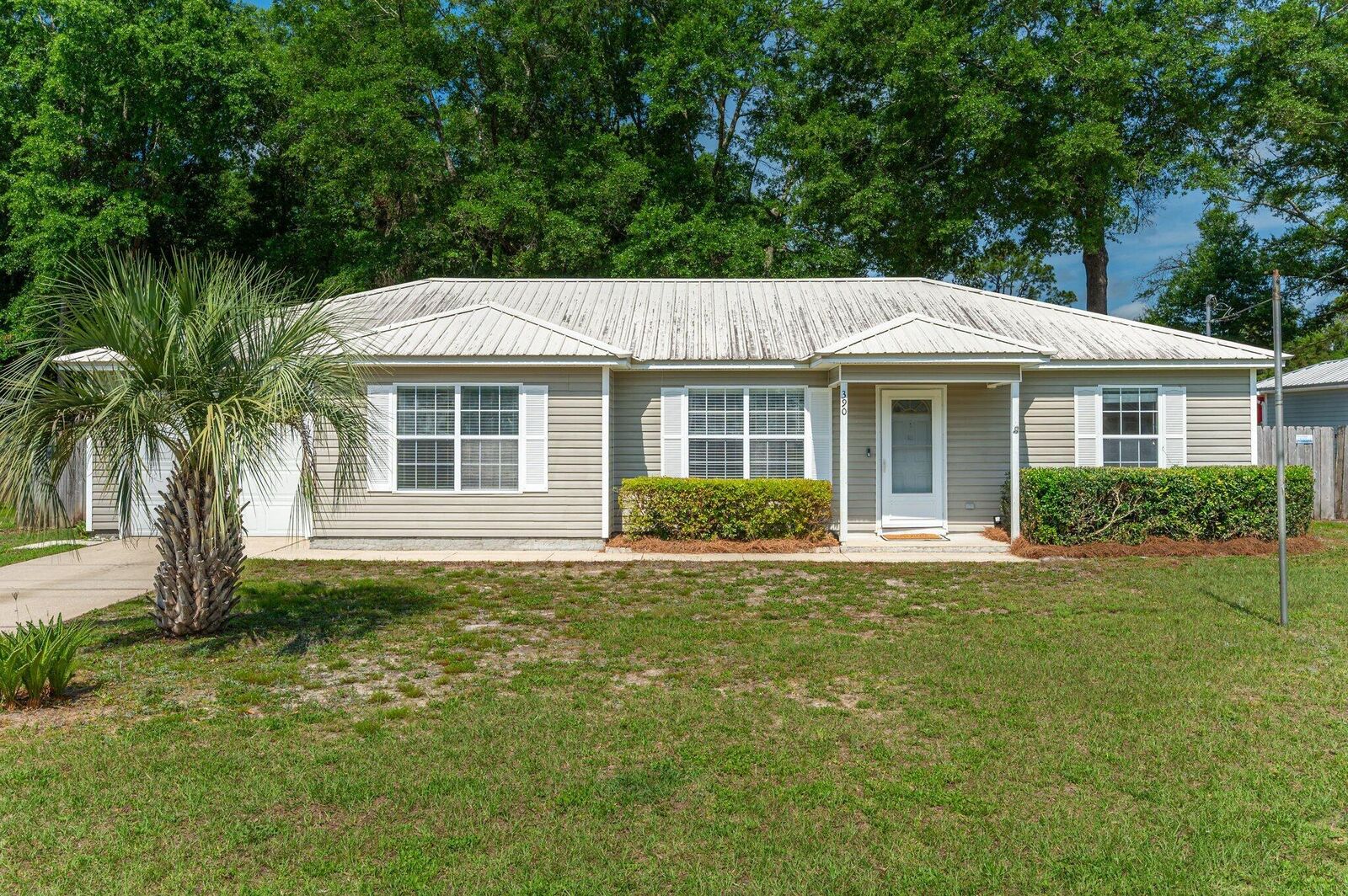 Property Photo: 390 Brackin Street FL 32539