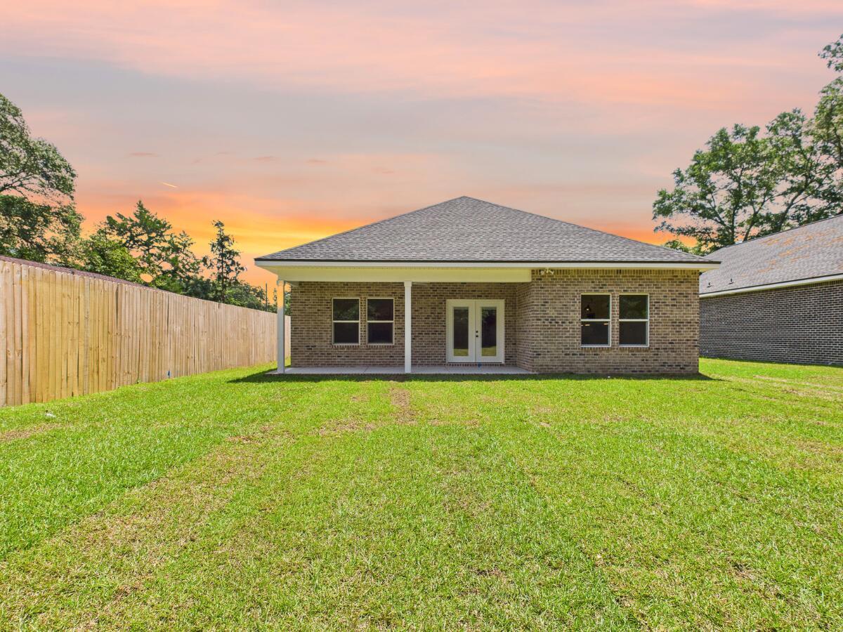 Property Photo: 1472 Cypress Street FL 32578