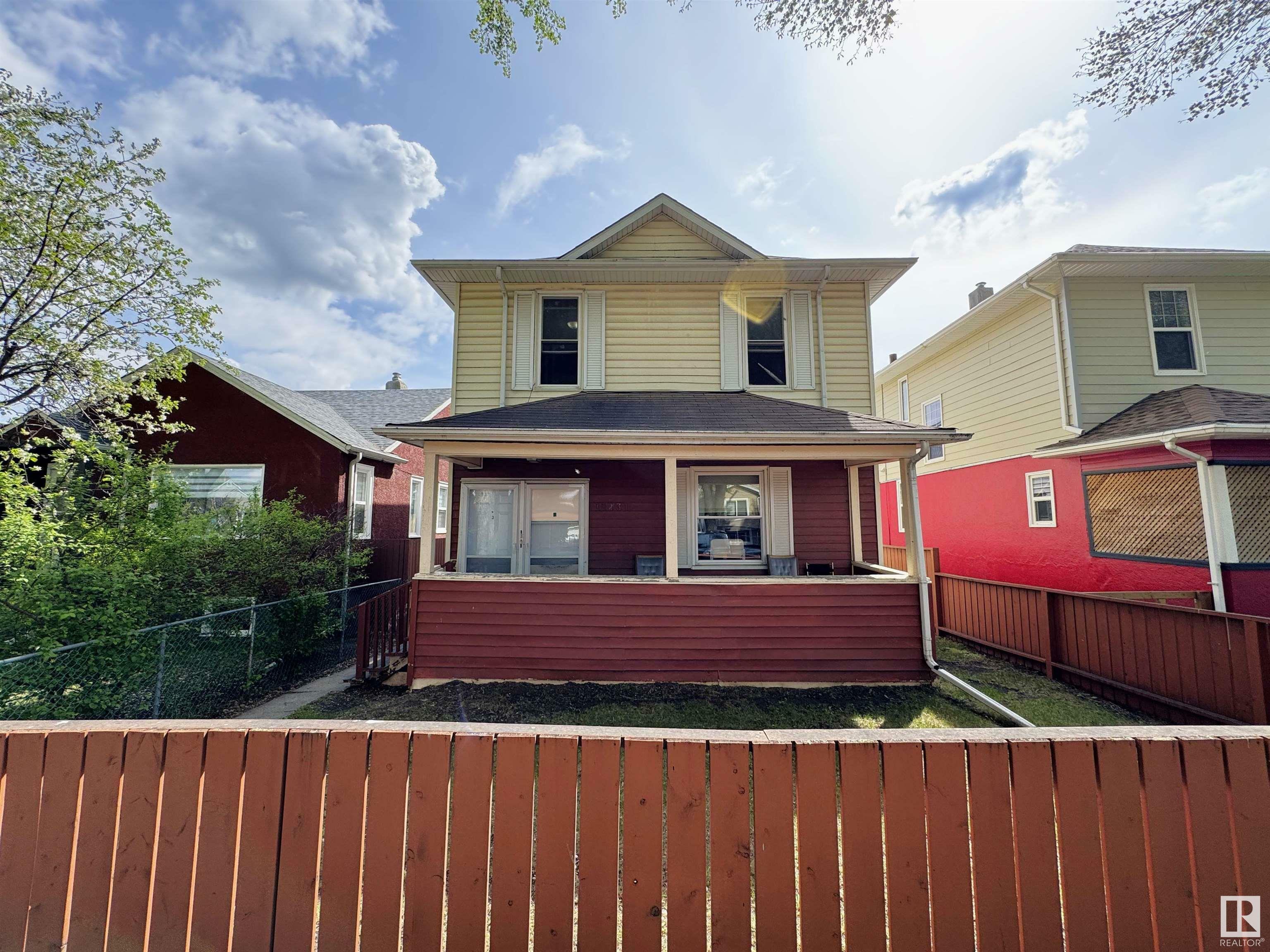 Photo de la propriété: 11431 87 Street NW AB T5B 3M2