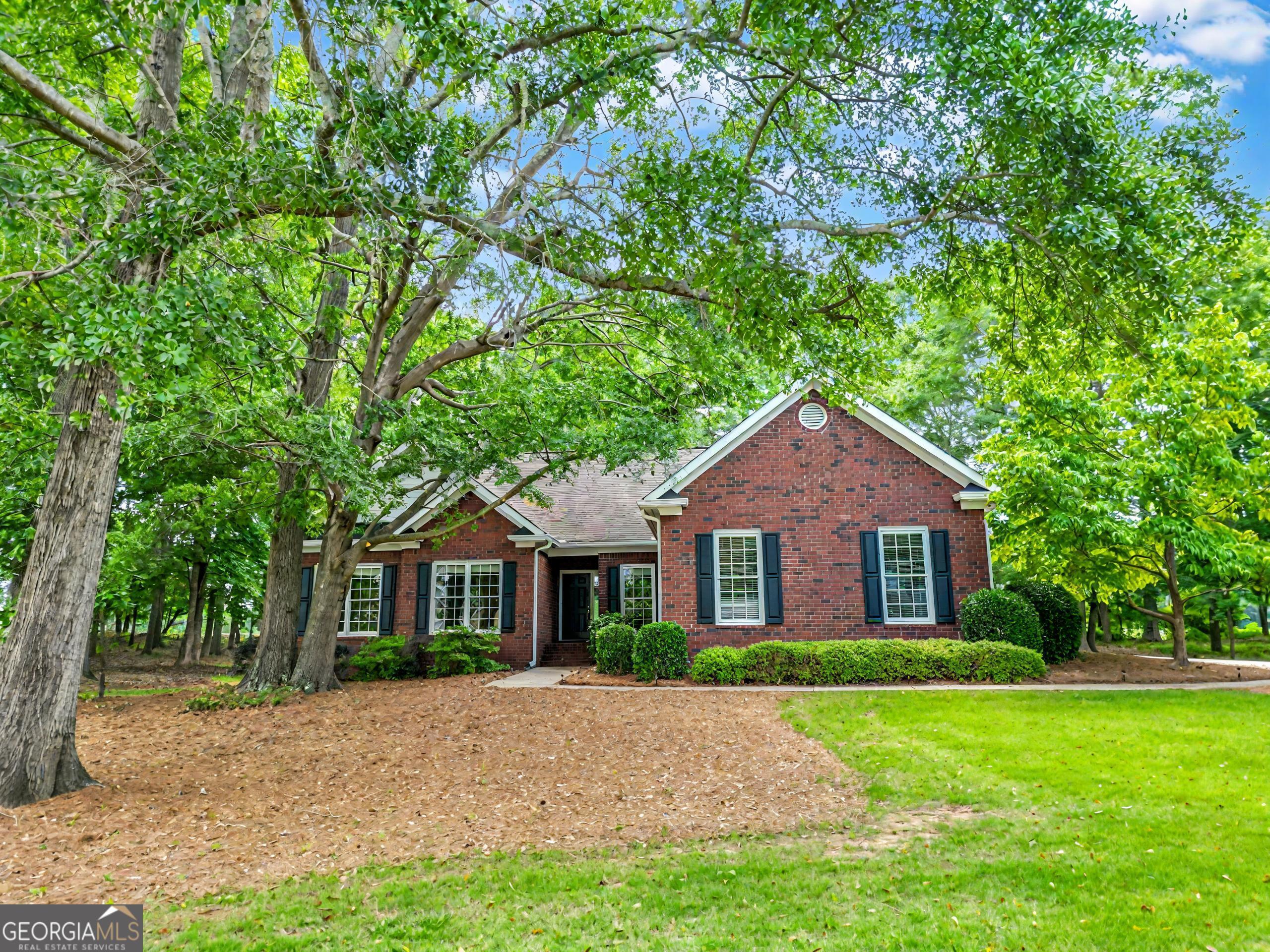 Property Photo: 1090 Lane Creek Circle GA 30621