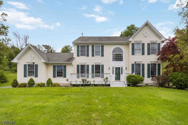 104 Hockenbury Dr  Glen Gardner Boro NJ 08826 photo
