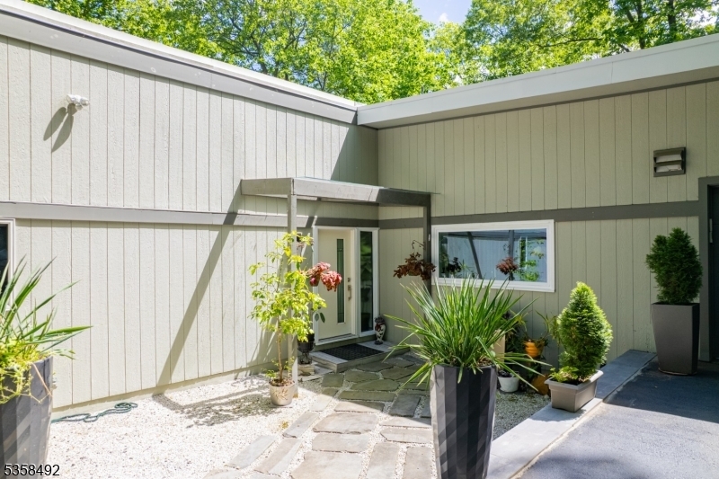 Property Photo: 1178 Johnston Dr NJ 07069