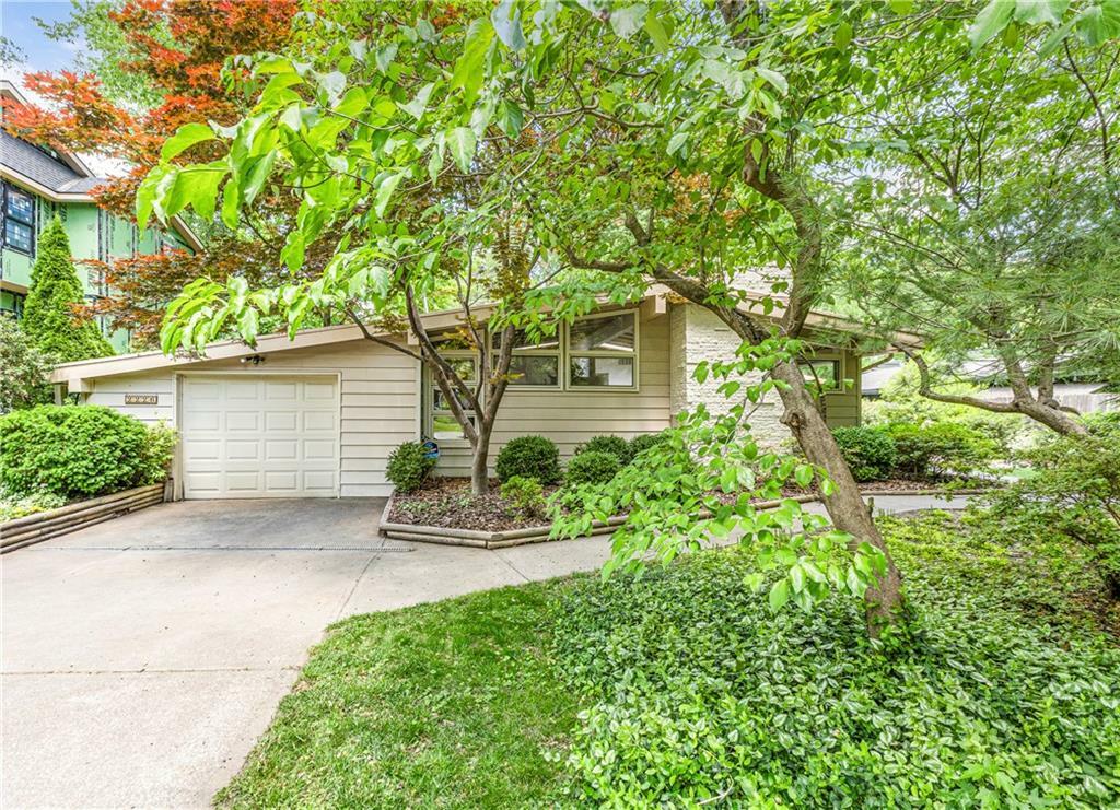 Property Photo:  2226 W 71st Terrace  KS 66208 