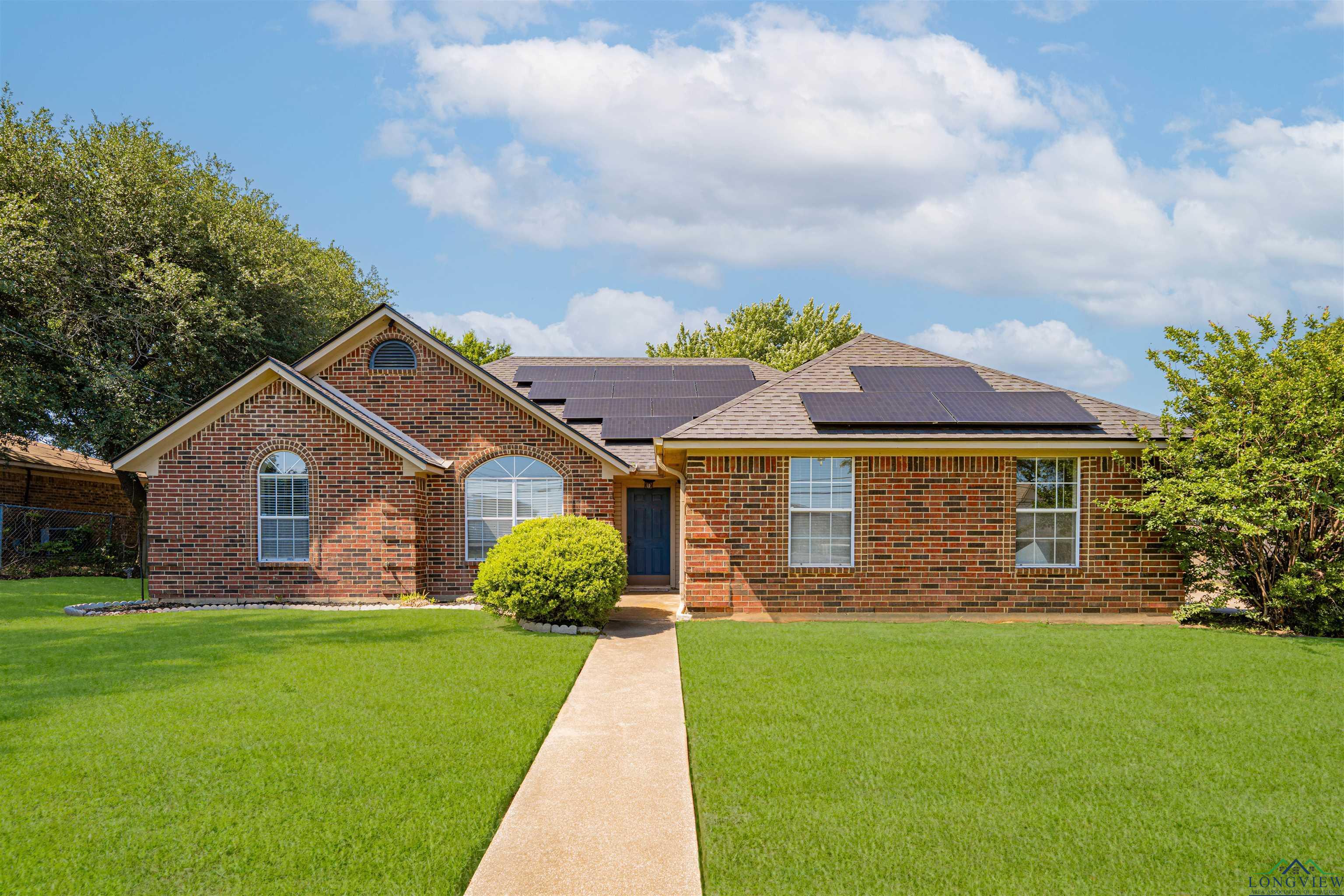 Property Photo:  1505 Leach St  TX 75662 