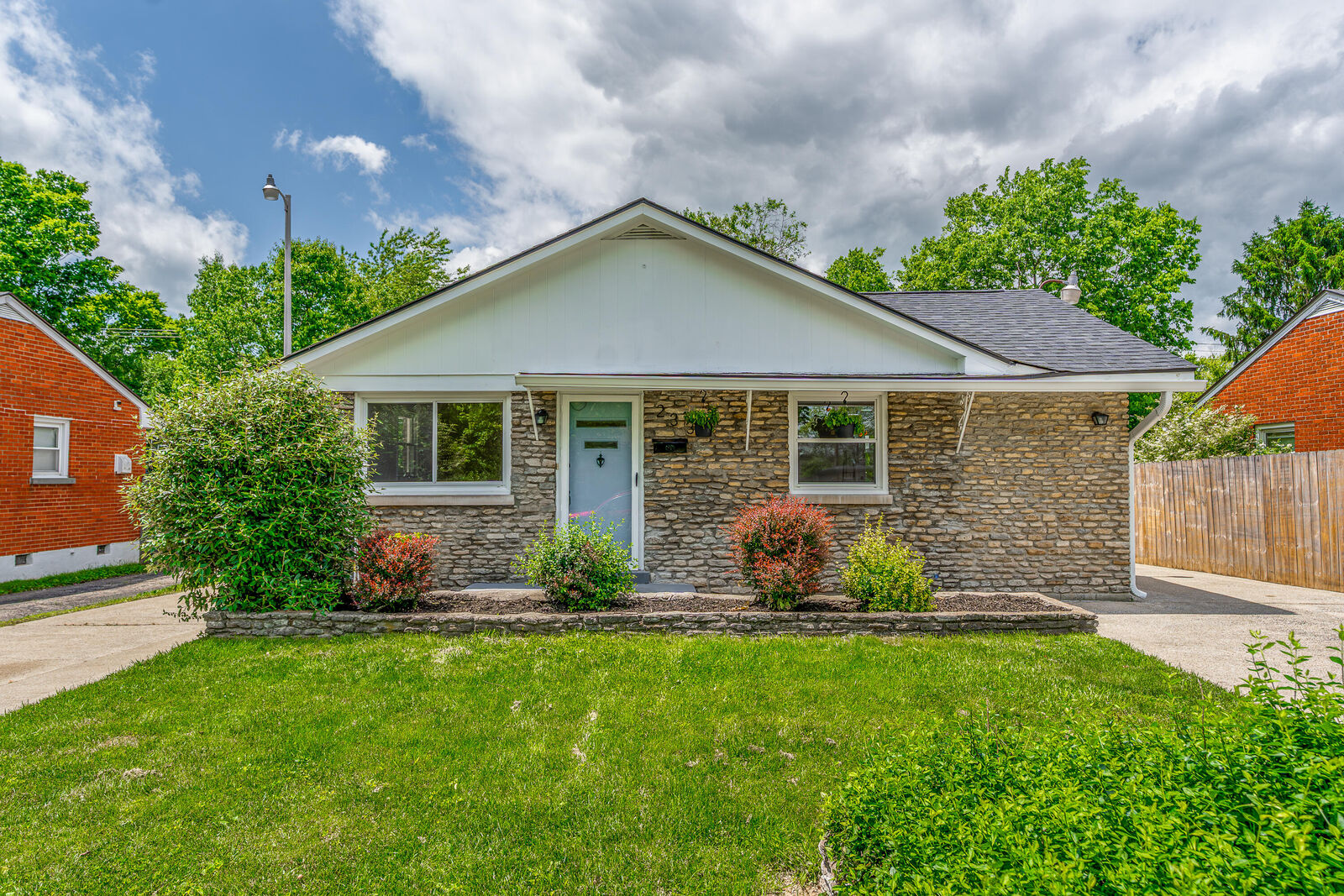 Property Photo: 233 Savoy Road KY 40504