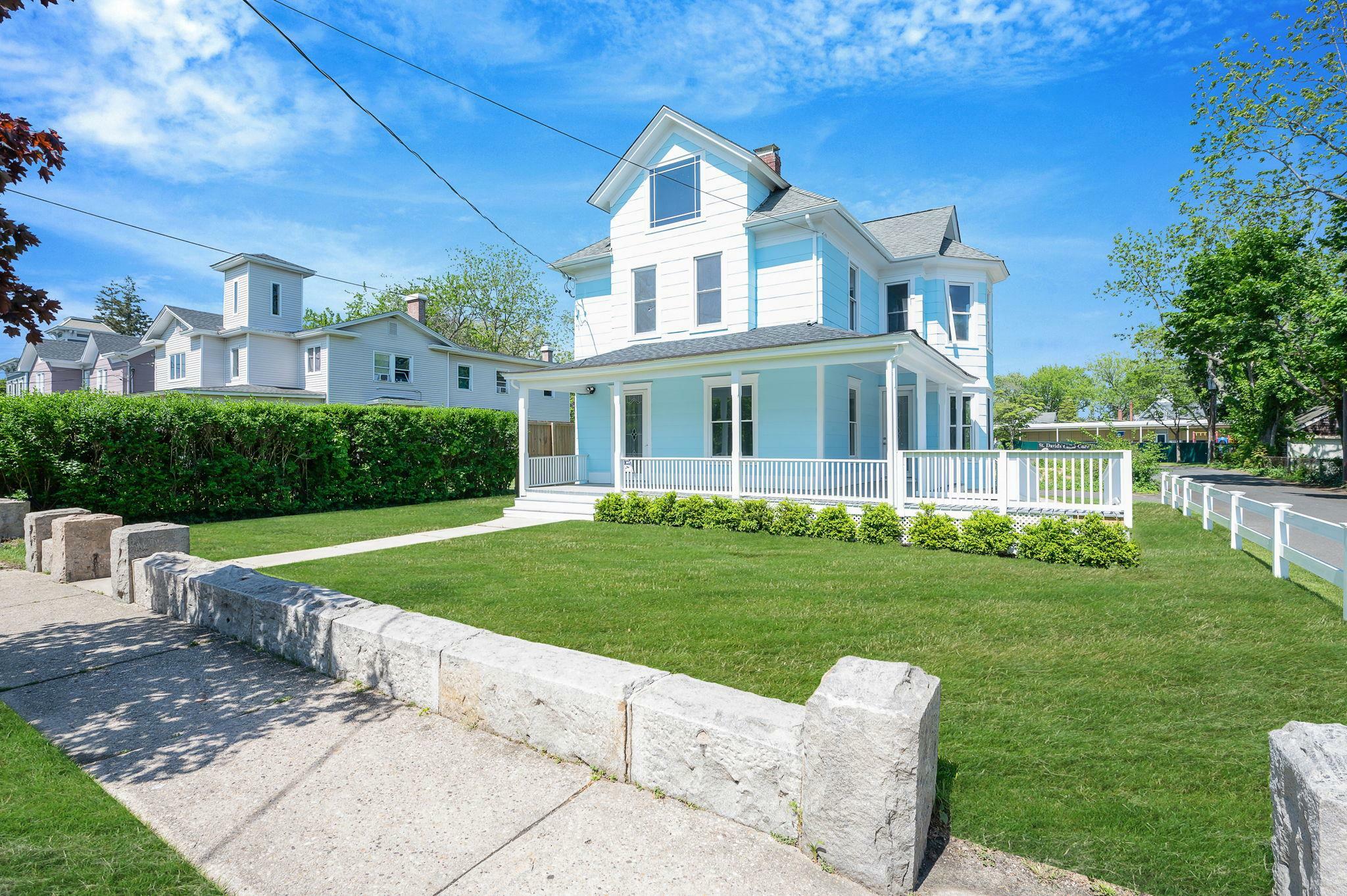 Property Photo: 434 Griffing Avenue NY 11901