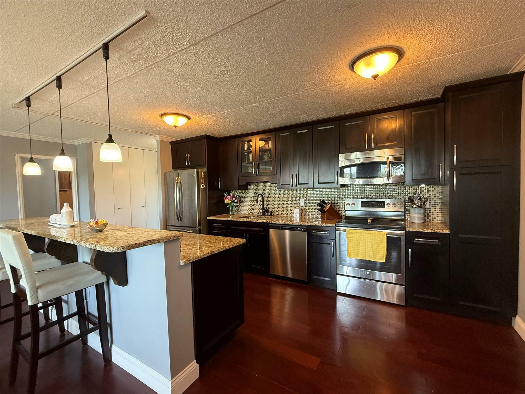 Property Photo:  300 High Point Drive 308  NY 10530 