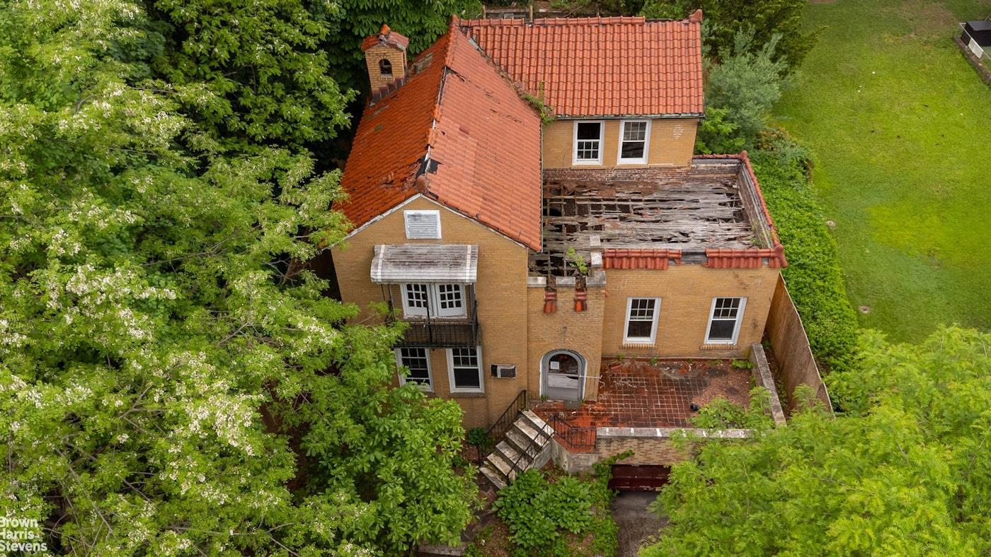 Property Photo:  3115 Netherland Avenue  NY 10463 