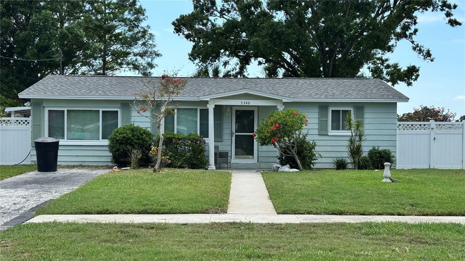 Property Photo:  5340 Denver Street NE  FL 33703 