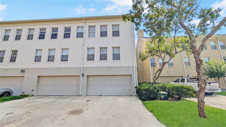 Property Photo:  1038 Waterside Drive  FL 34747 