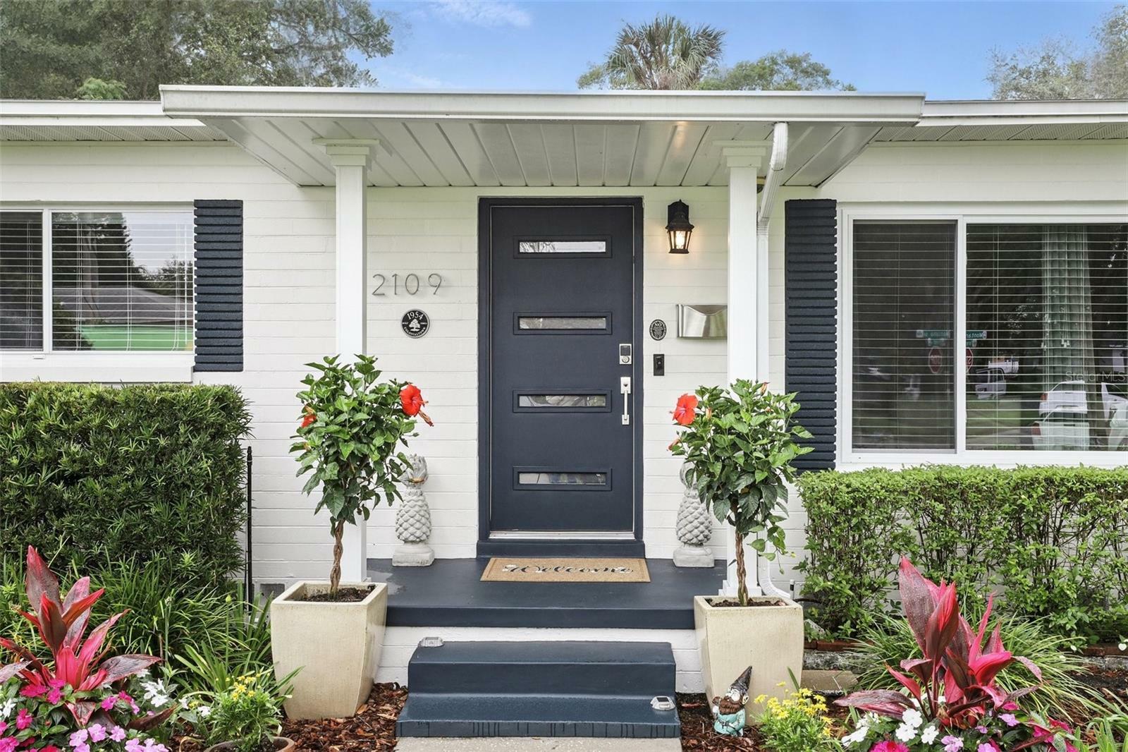 Property Photo: 2109 Montana Street FL 32803