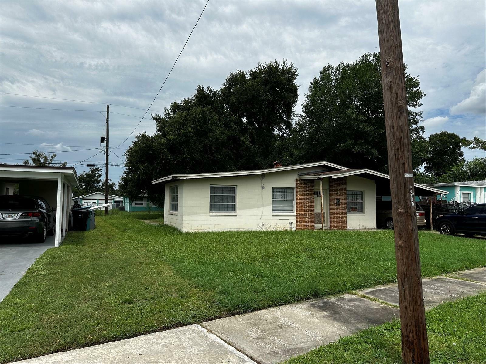 Property Photo: 1822 Williams Manor Avenue FL 32811