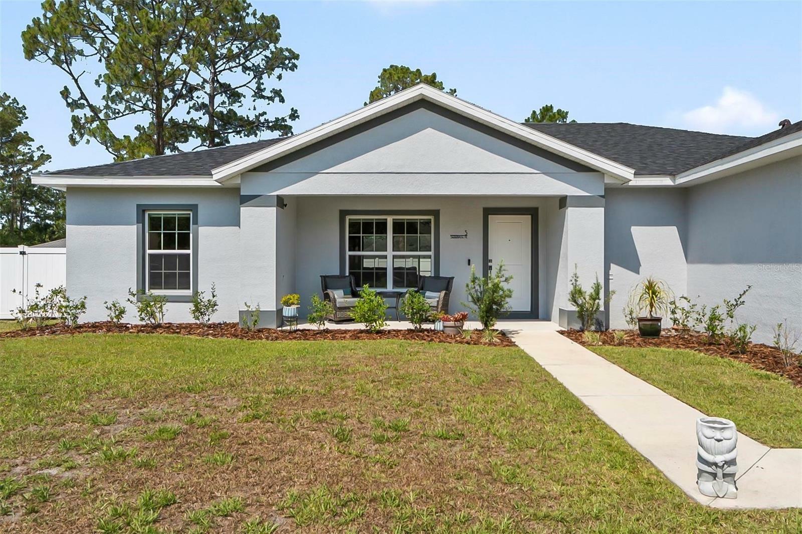 Property Photo: 5 Serenade Place FL 32164