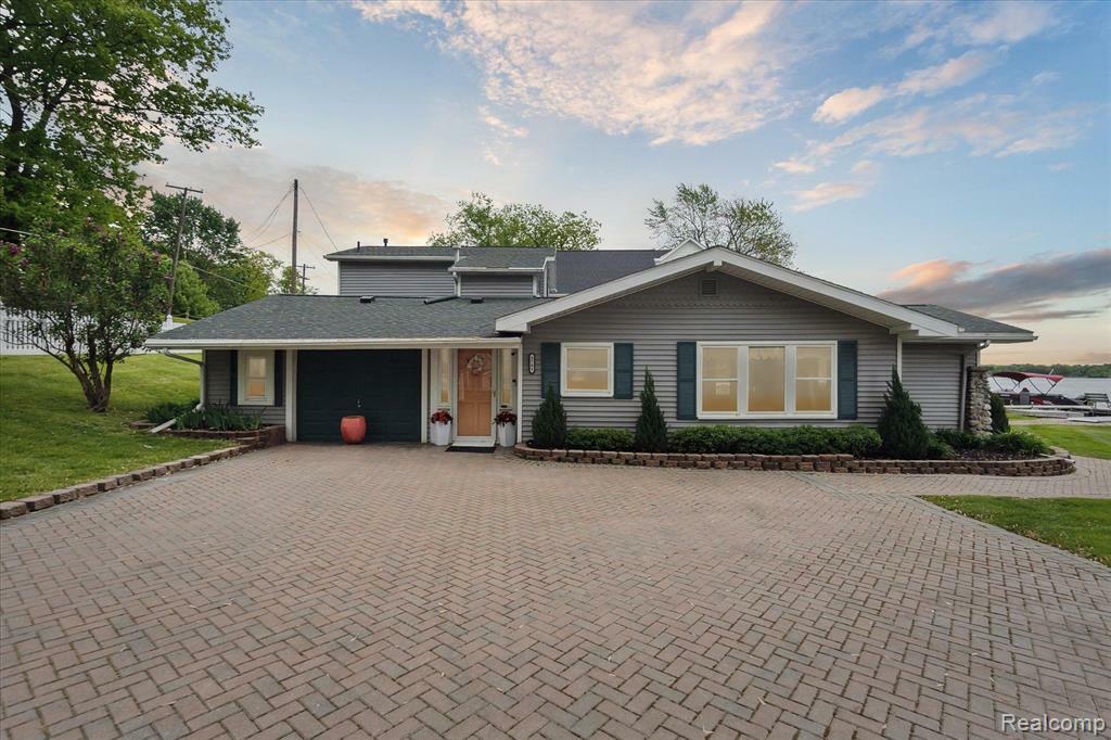 3761 Hunt Road  Lapeer MI 48446 2919 photo