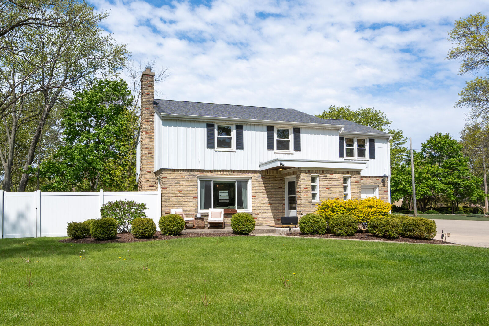 Property Photo: 6935 N Yates Rd WI 53217