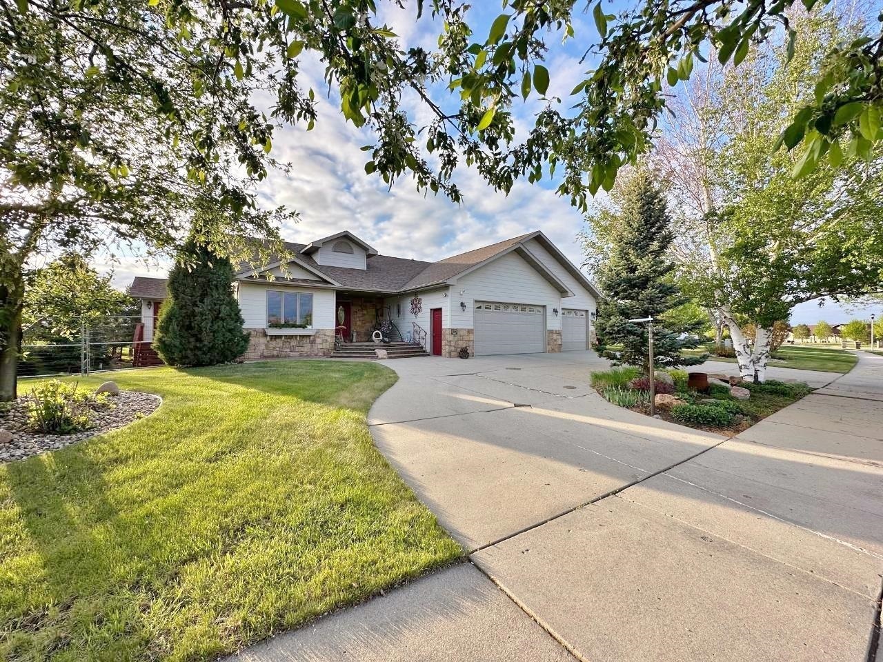 2900 8th St SE  Minot ND 58701-3106 photo