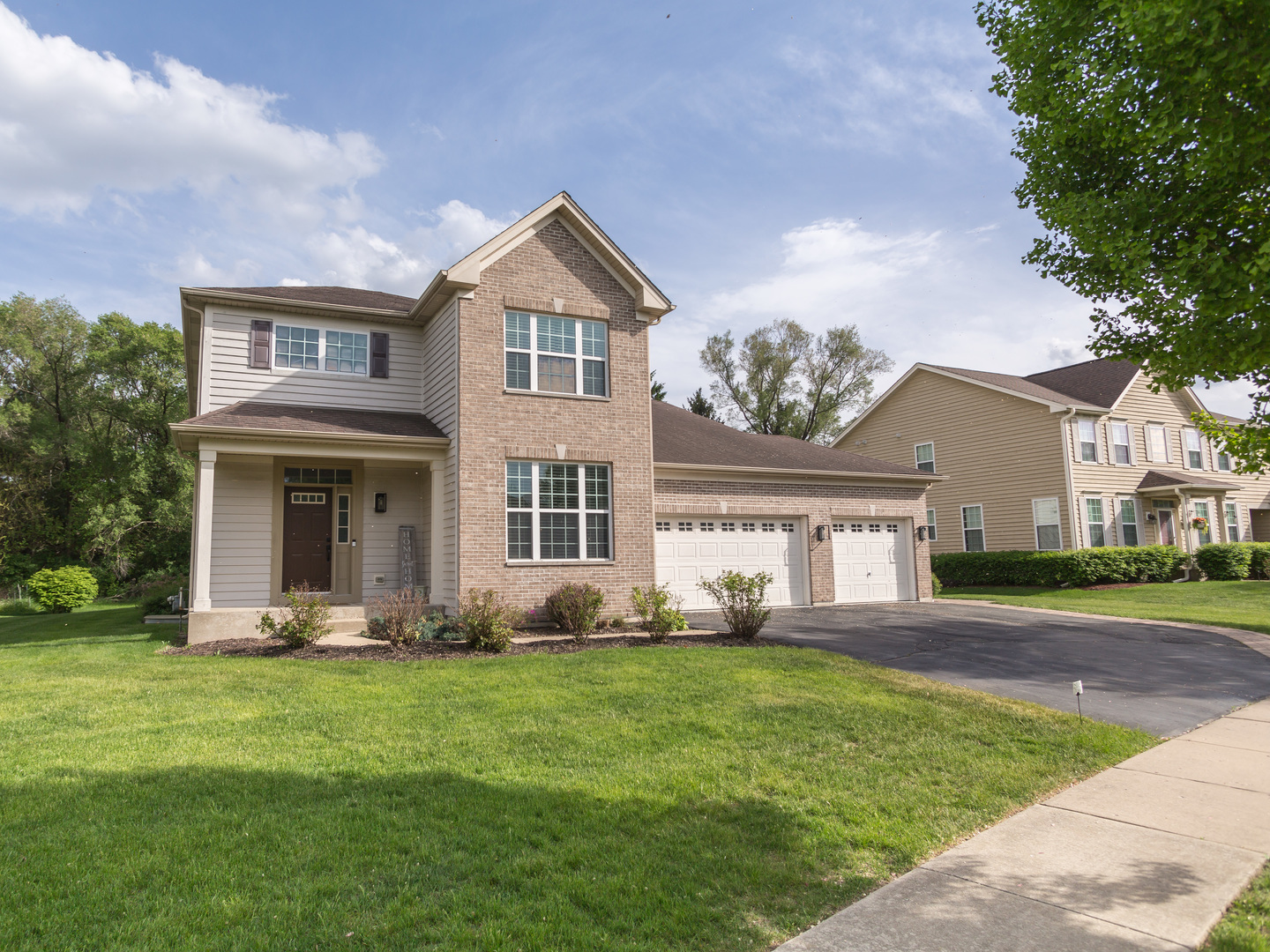 879 Oak Ridge Boulevard  Elgin IL 60120 photo