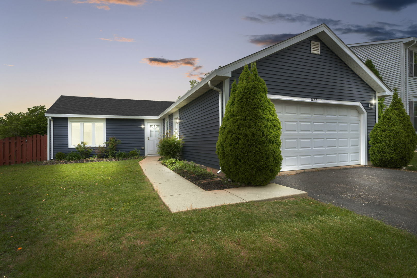Property Photo:  828 Huron Court  IL 60188 