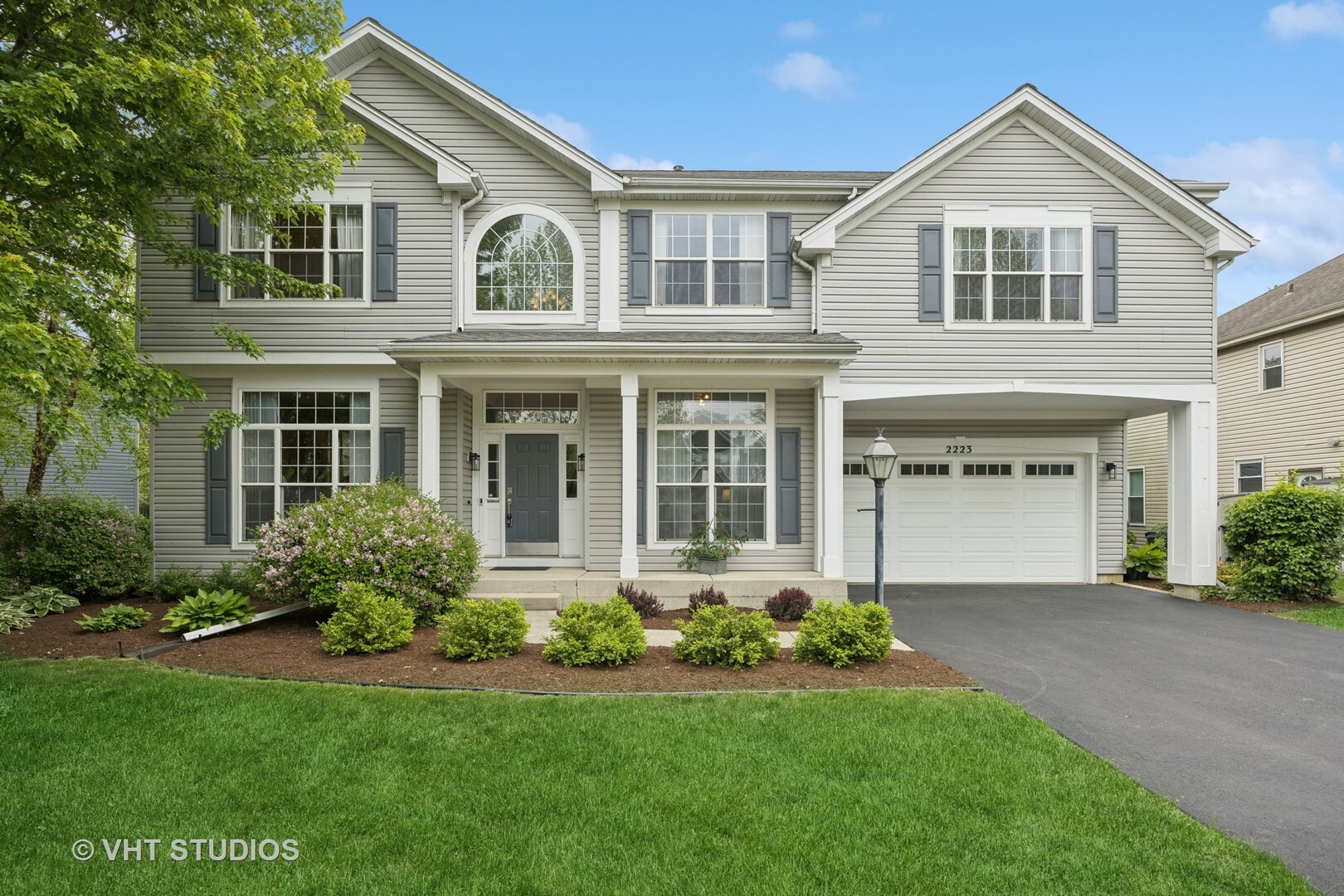 Property Photo: 2223 Barrett Drive IL 60102