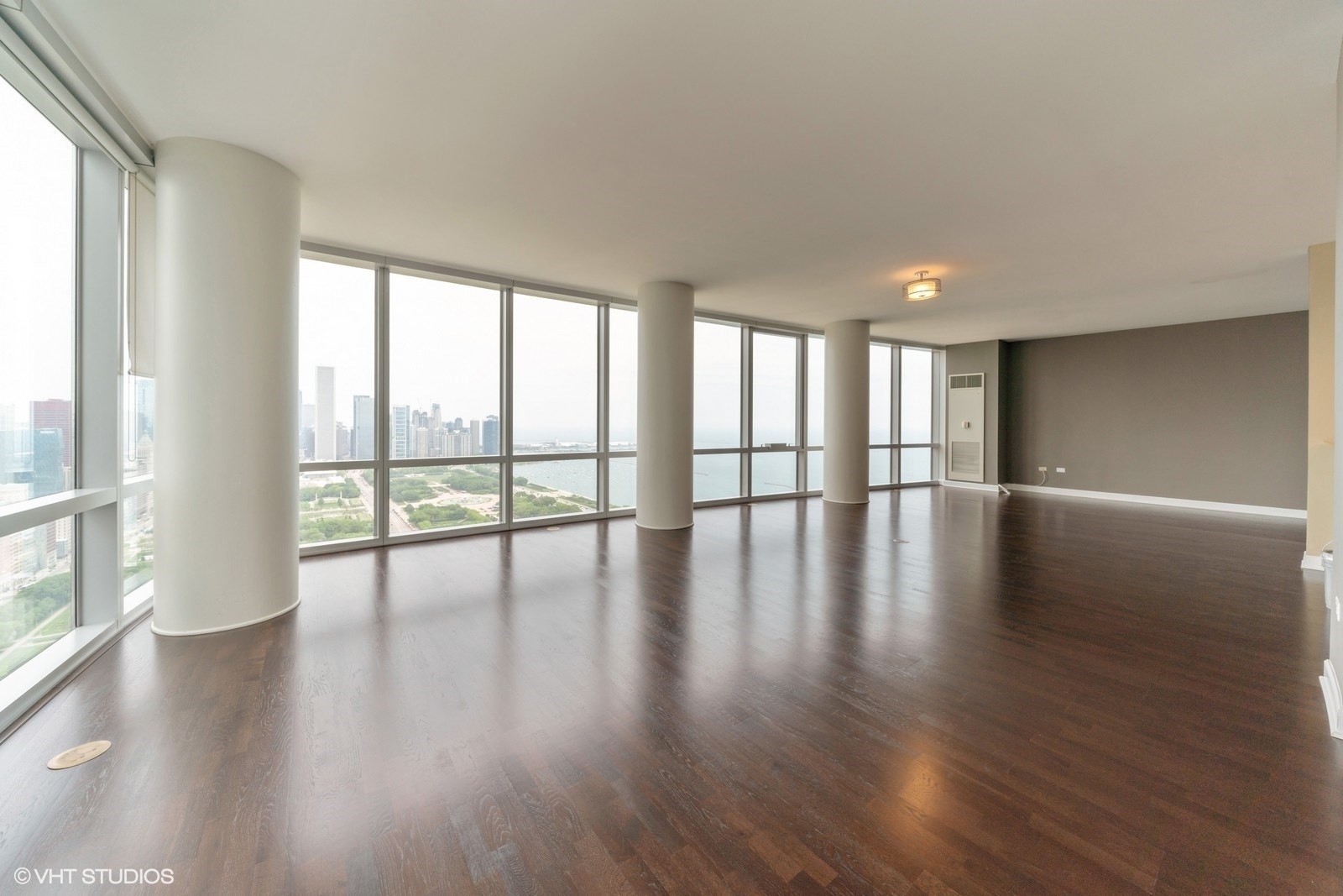 Property Photo:  1211 S Prairie Avenue 4805  IL 60605 