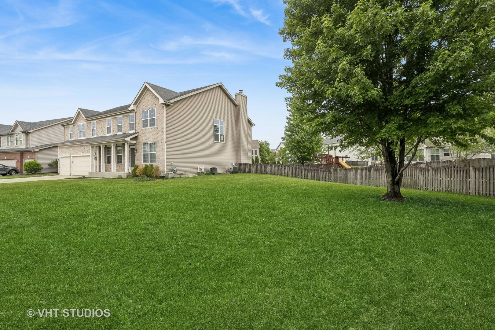 Property Photo:  635 Mansfield Way  IL 60543 