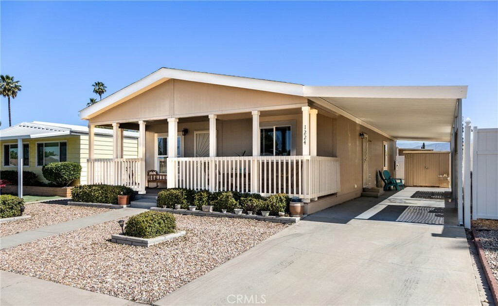 Property Photo: 1224 W Johnston Avenue CA 92543