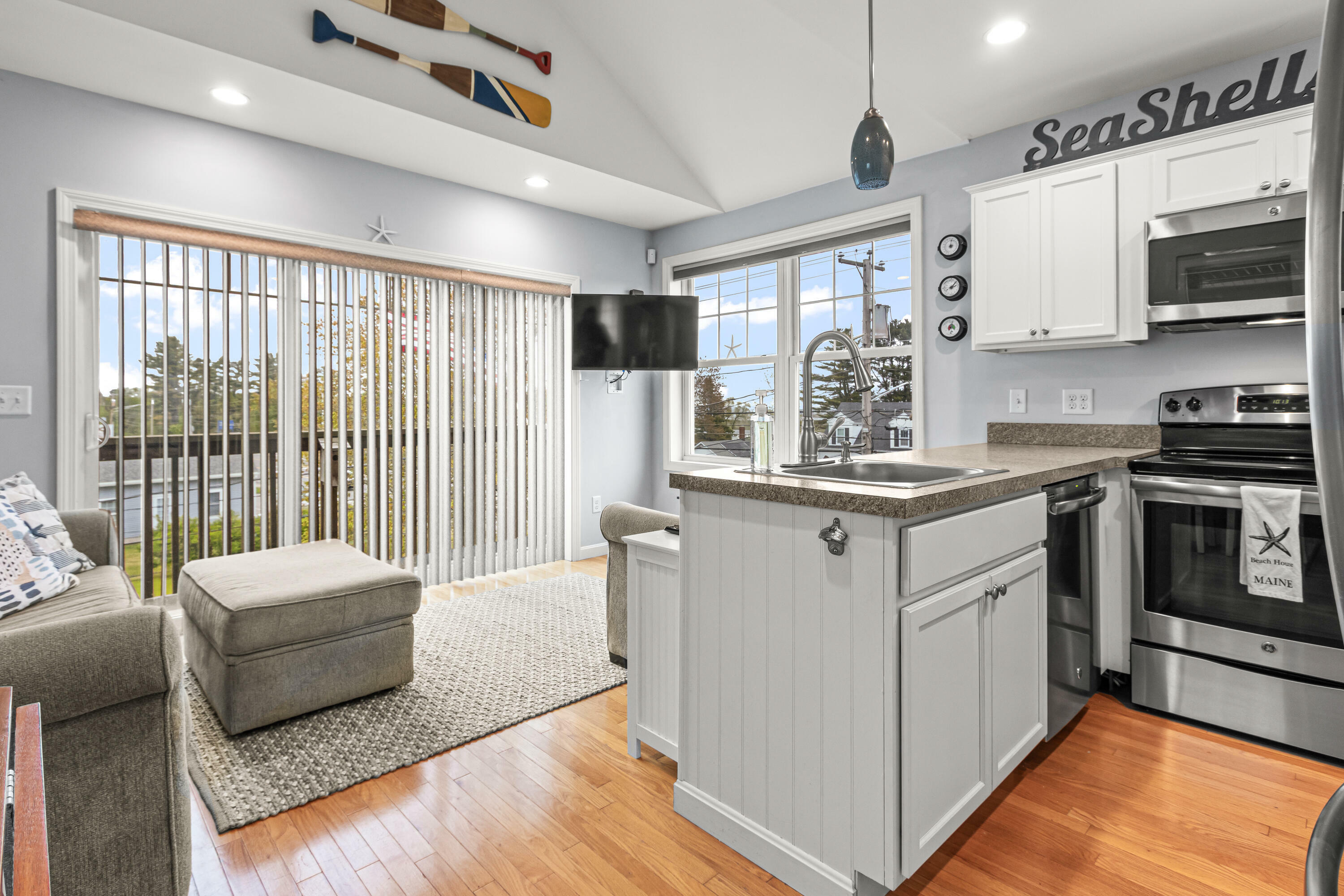 Property Photo: 35 Barefoot Cottage Road 166 ME 04090