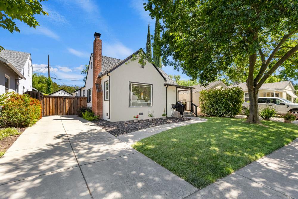 Property Photo: 425 San Antonio Way CA 95819