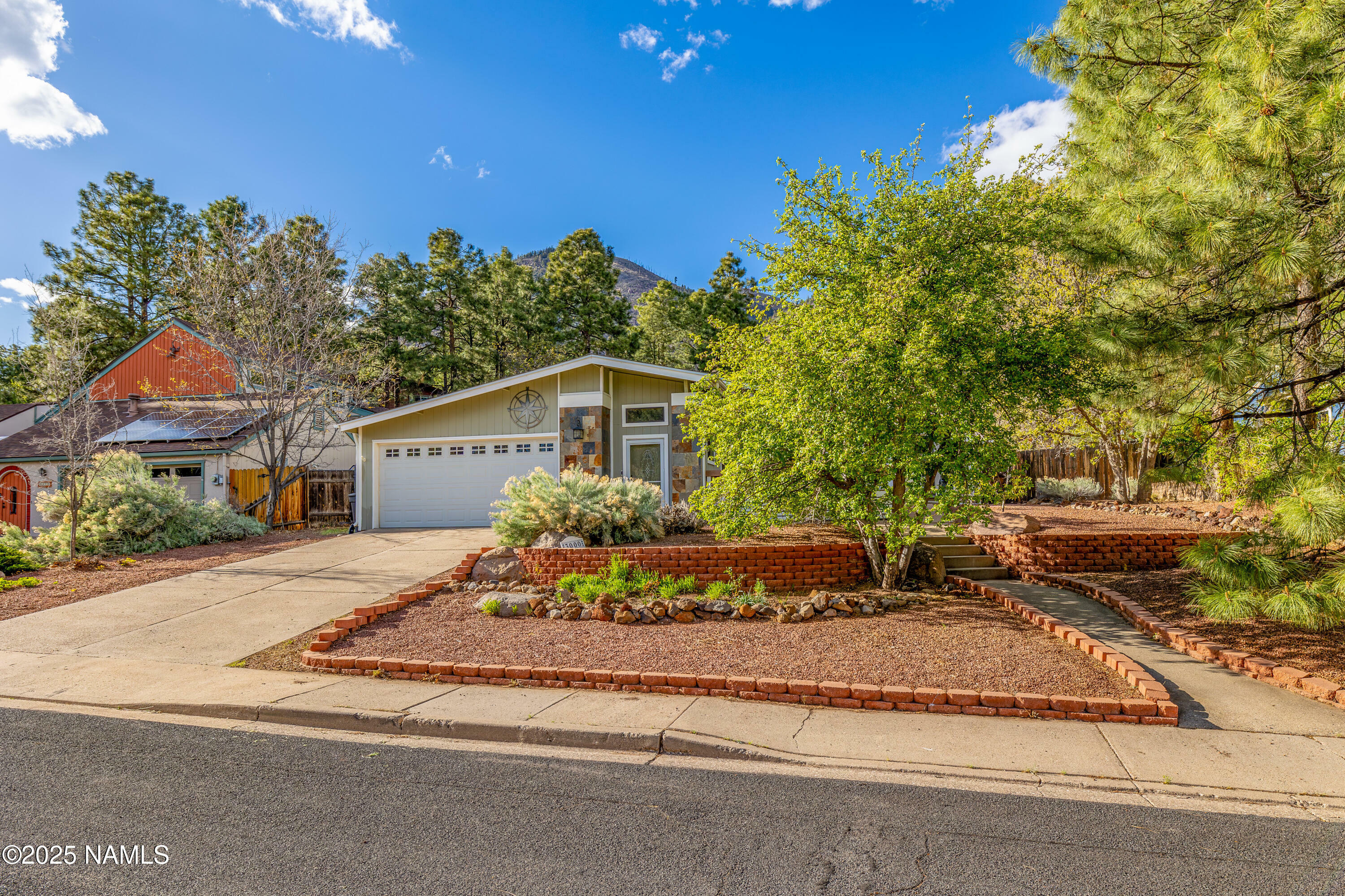 Property Photo: 3000 E Matterhorn Drive AZ 86004