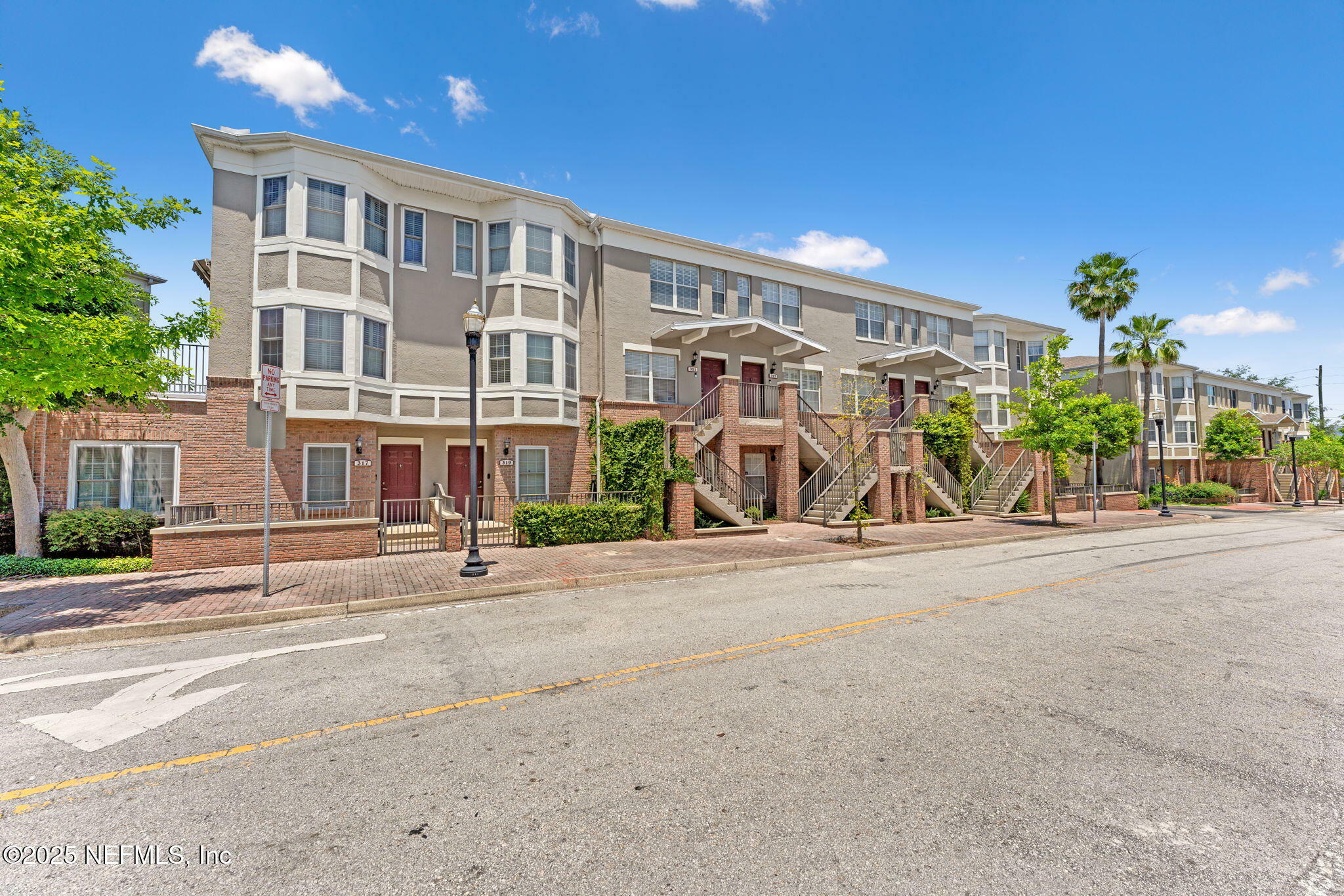 Property Photo: 321 E Church Street FL 32202