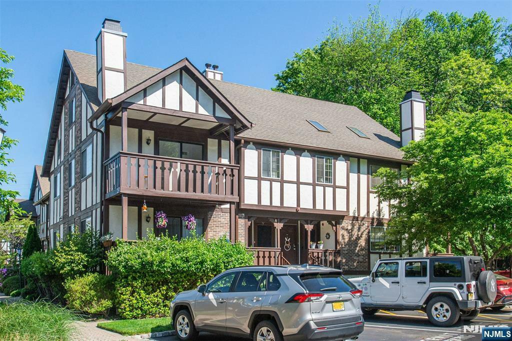 2910 Hemingway Lane  Mahwah NJ 07430 photo