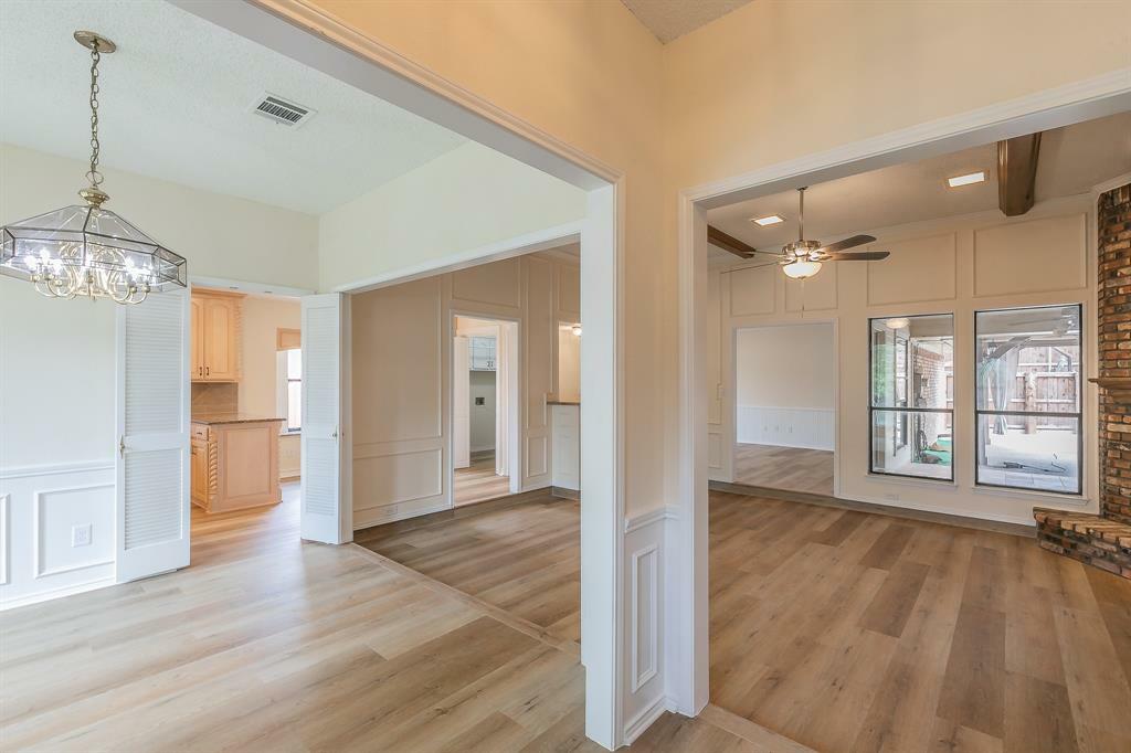 Property Photo: 2305 Ridgewood TX 76021