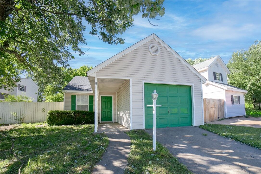 Property Photo:  5004 Bonita Place  AR 72762 