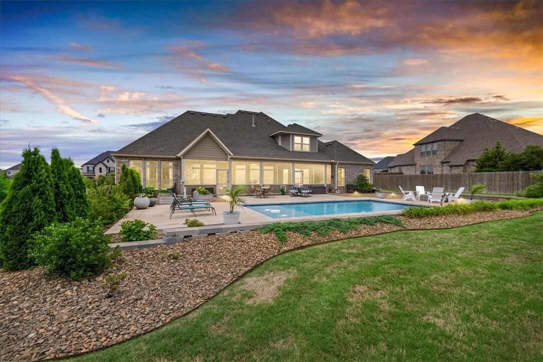 Property Photo: 206 Torrance Drive AR 72718