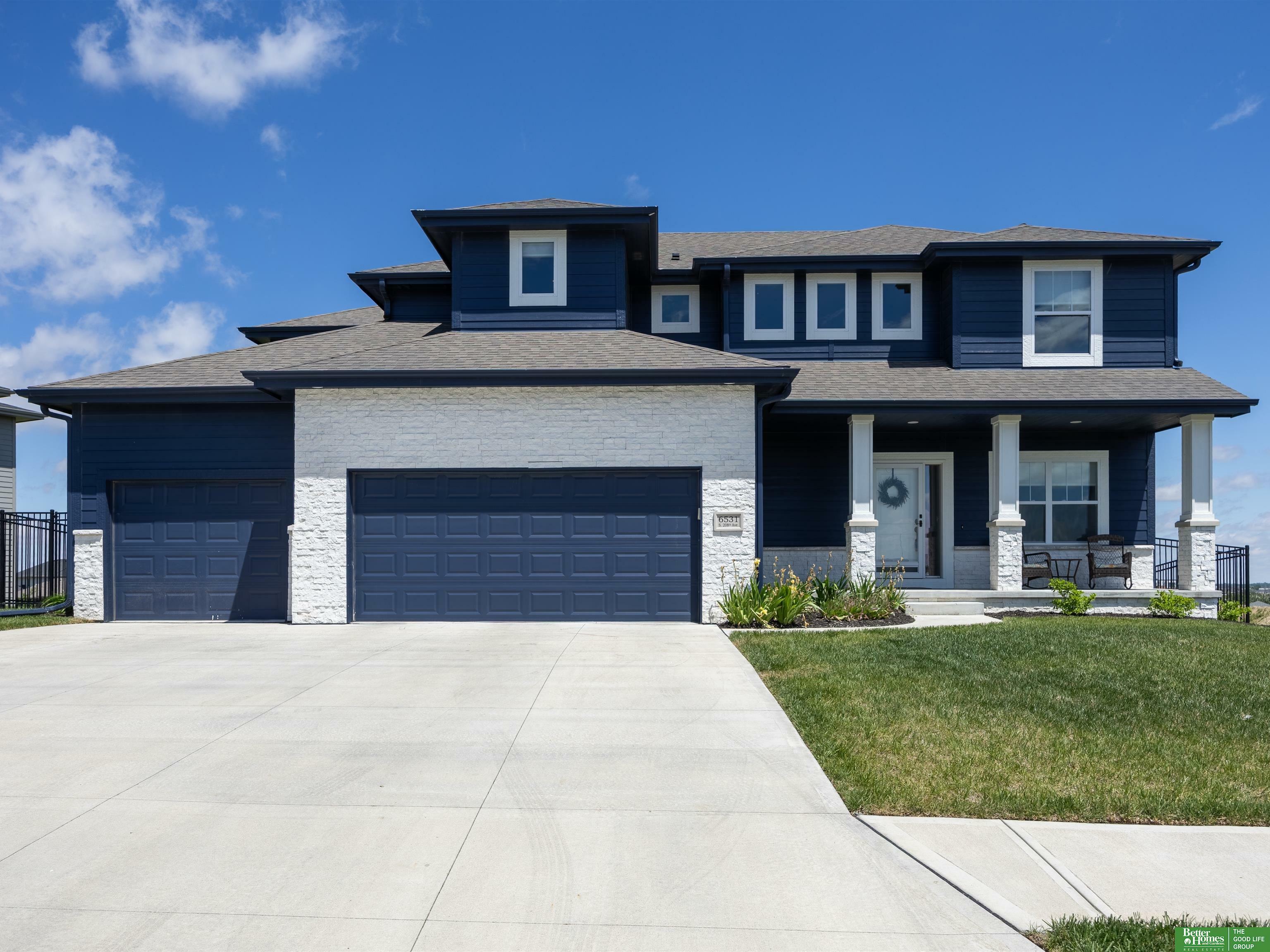 Property Photo: 6531 S 208th Avenue NE 68022