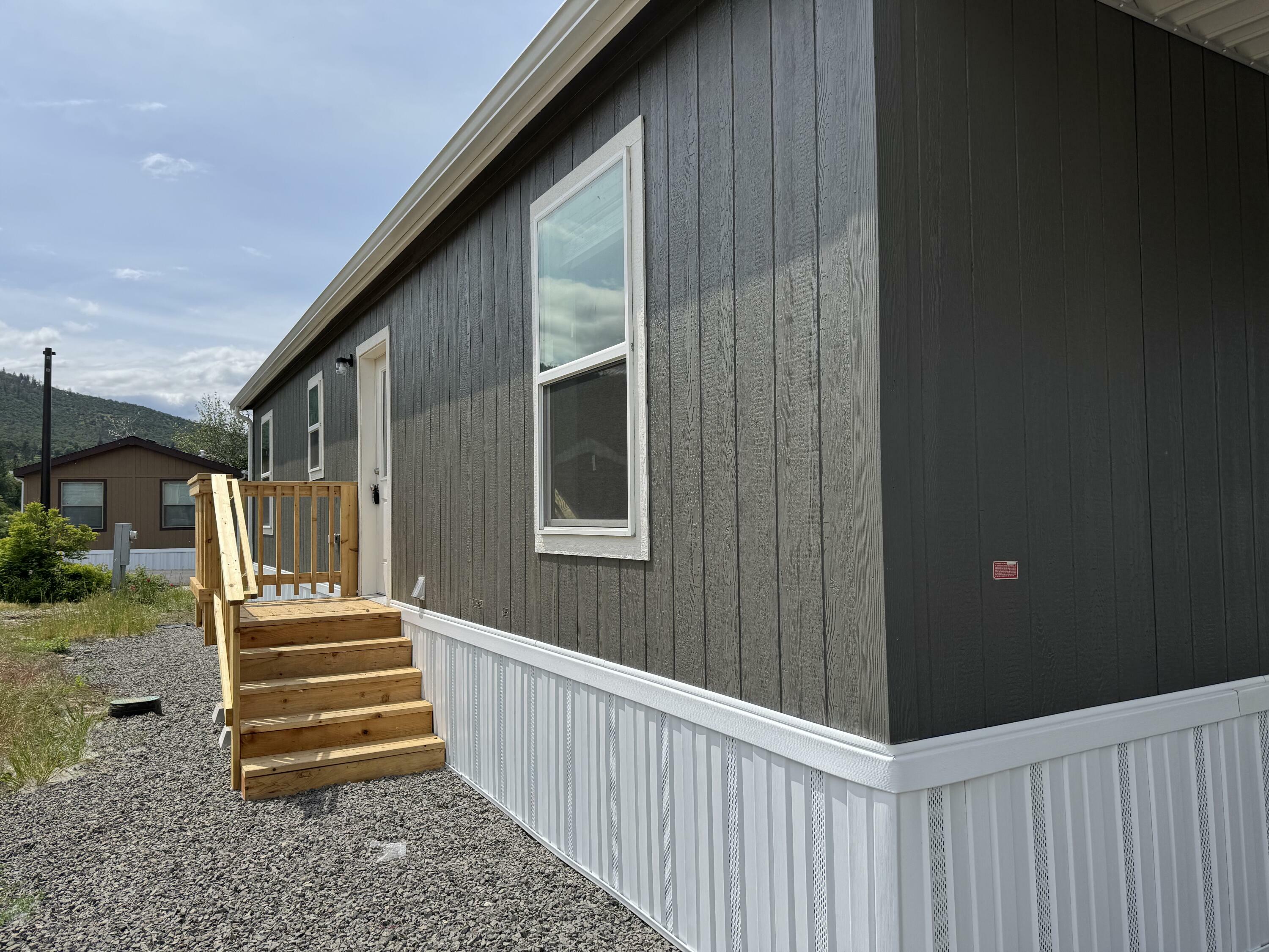 Property Photo: 1 Corral Lane #37 OR 97520