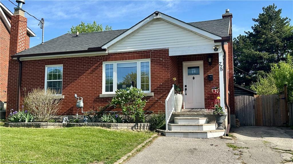 Property Photo: 776 Elizabeth Street ON N2H 6H5
