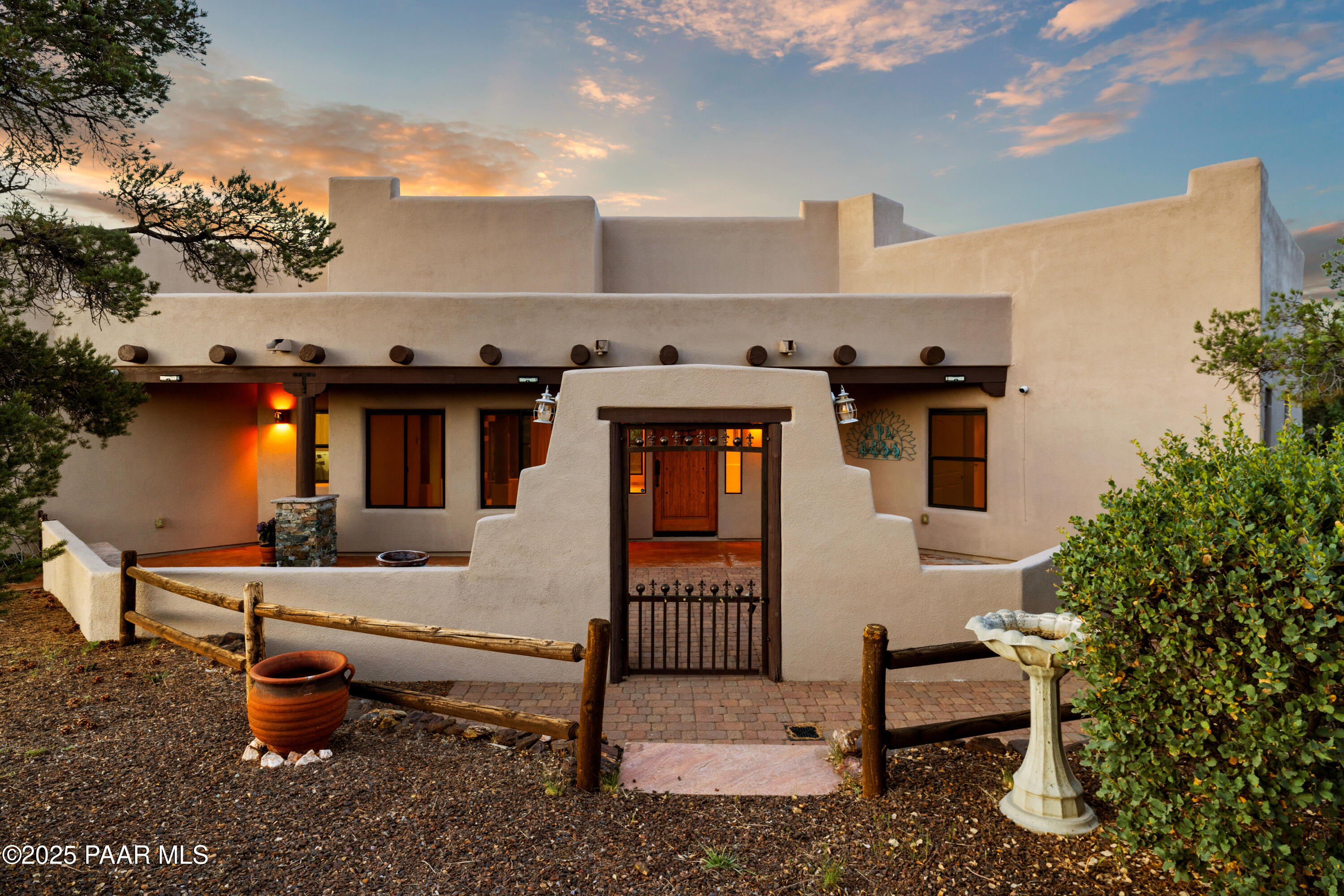 Property Photo: 14015 N Warbonnet Lane AZ 86305