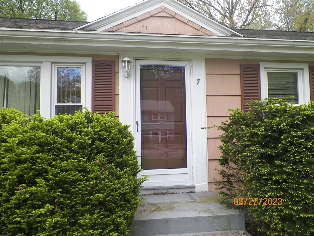 Property Photo: 7 Maple Ln MA 01527