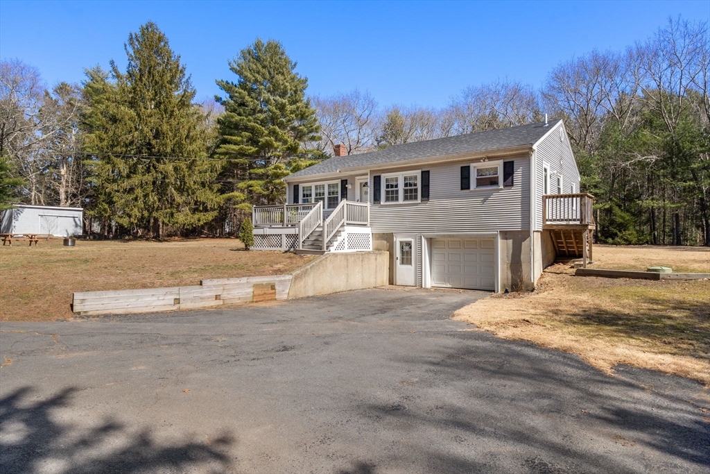 Property Photo:  8 Wapping Rd  MA 02364 