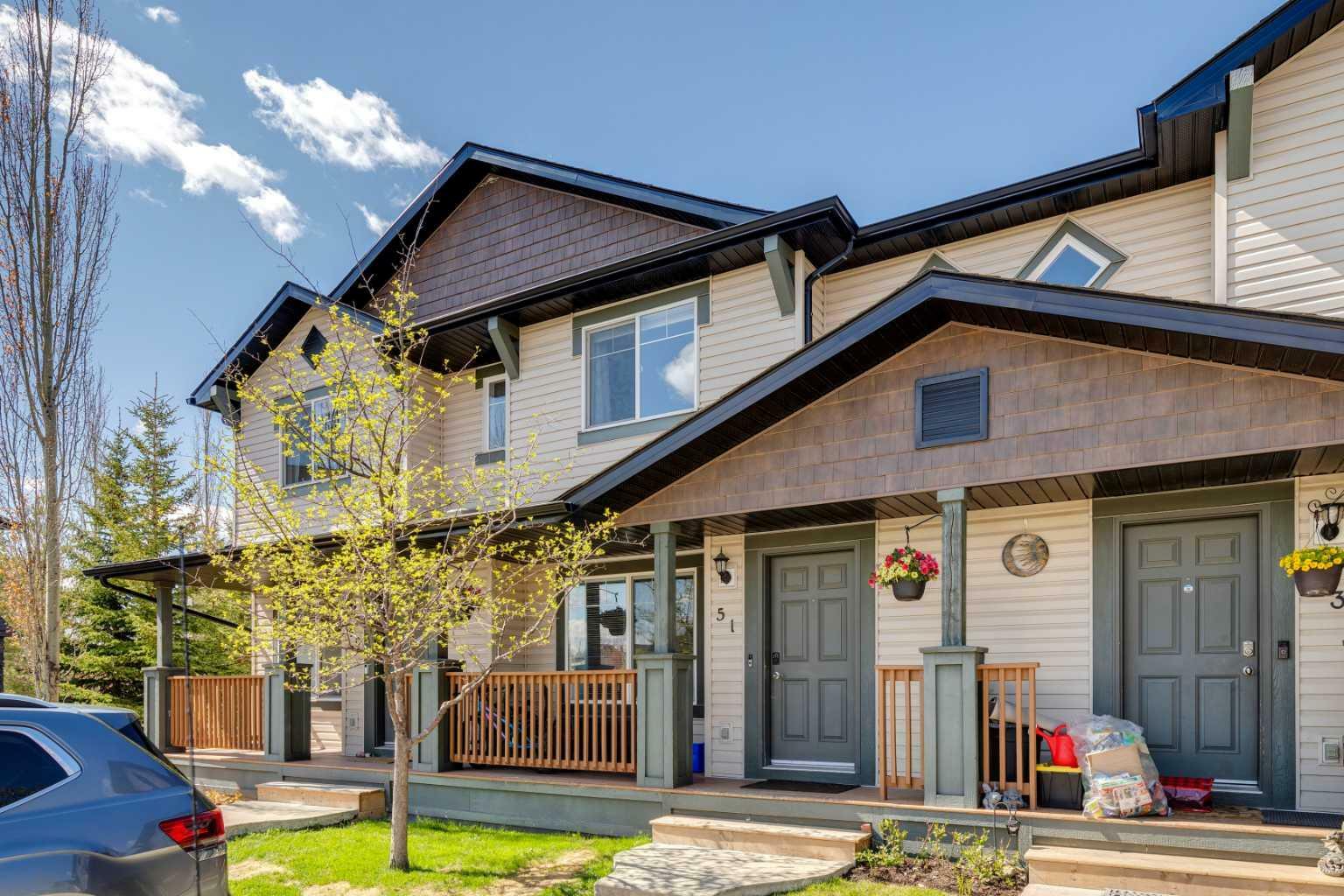Property Photo:  105 Drake Landing Common 51  AB T1S 0C9 