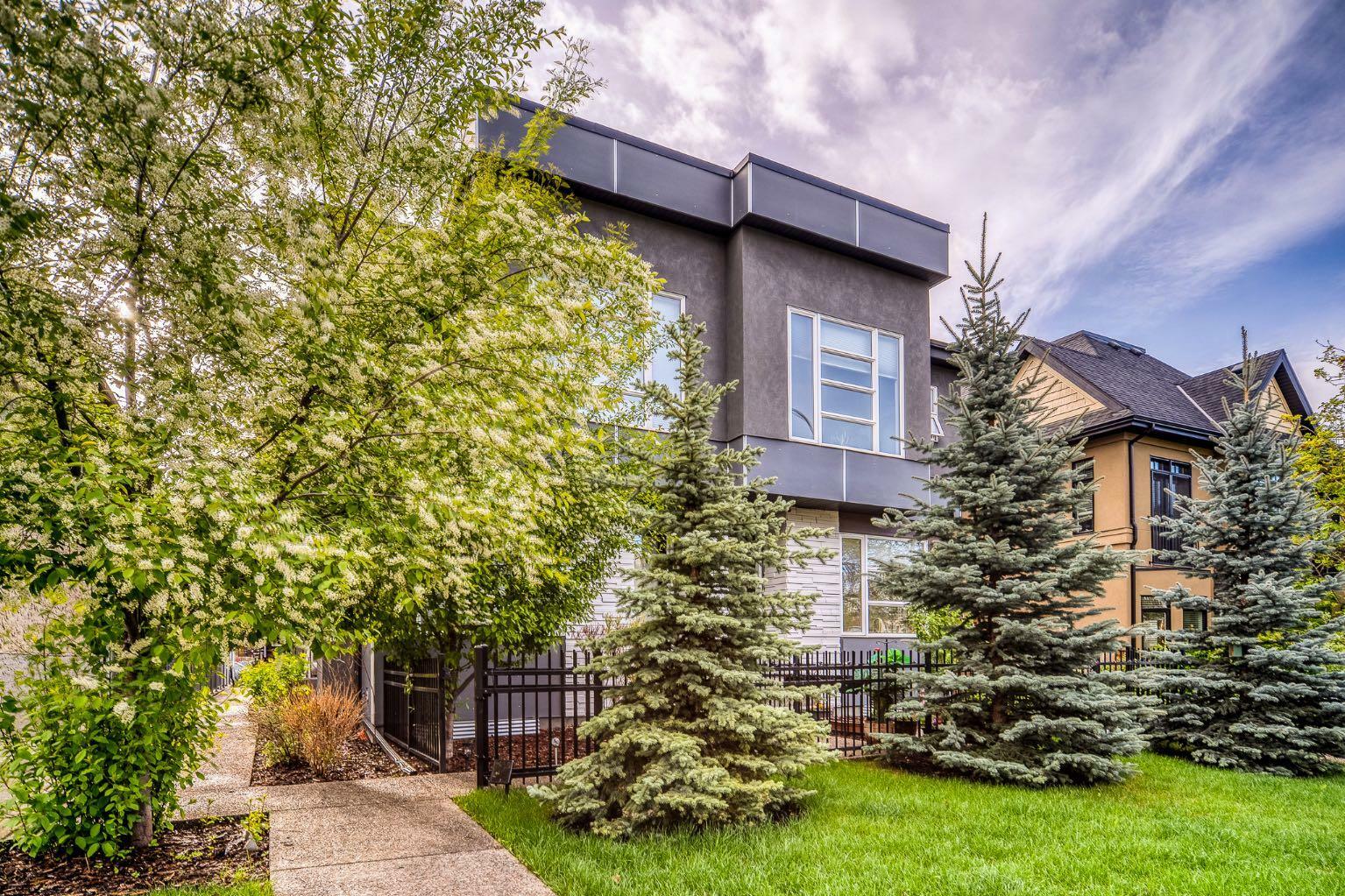 Property Photo: 1934 25A Street SW 2 AB T3E 1Y5