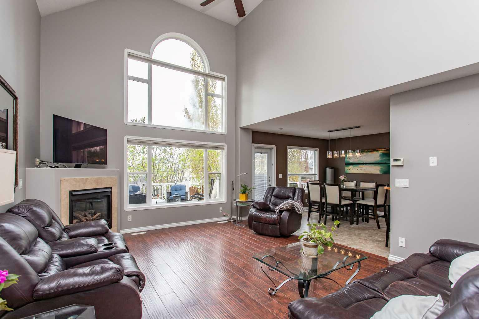Property Photo: 70 Drummond Avenue AB T4R 3E2