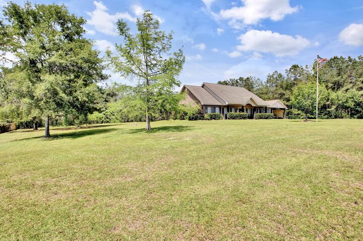 Property Photo:  131 Kingswood Grv  LA 71439 