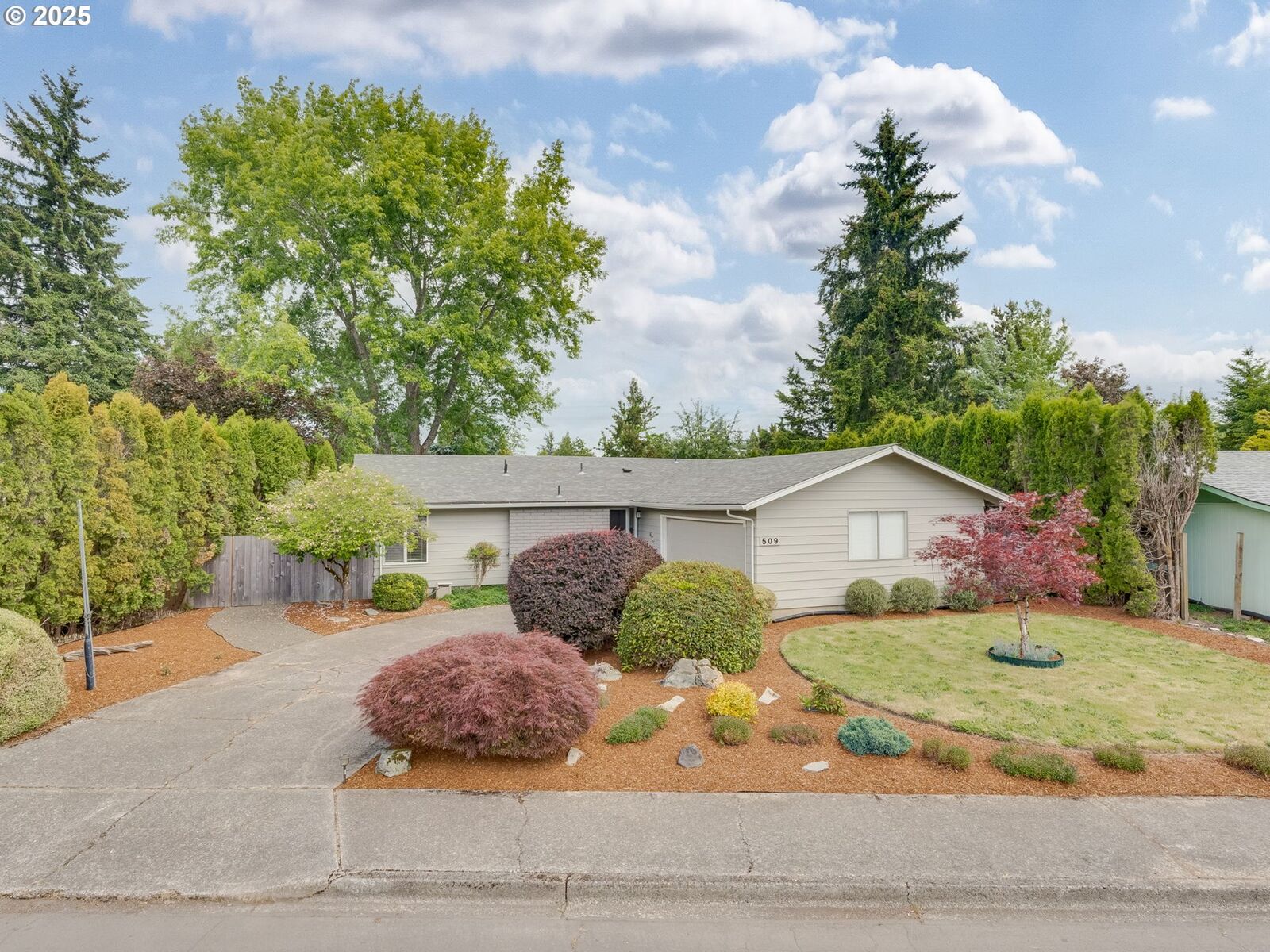 Property Photo: 509 NW 22nd St OR 97128