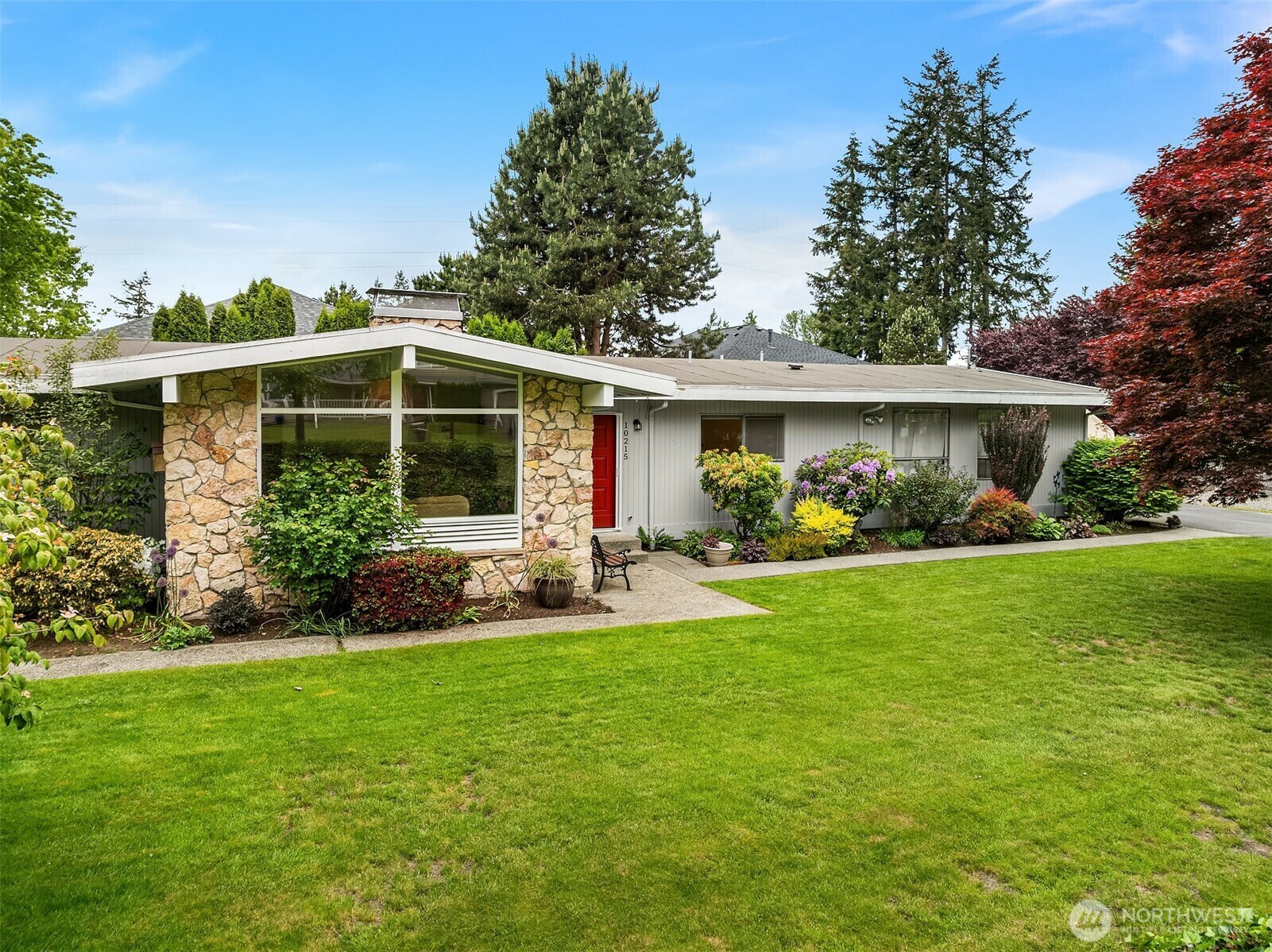 Property Photo: 10215 126th Avenue NE WA 98033