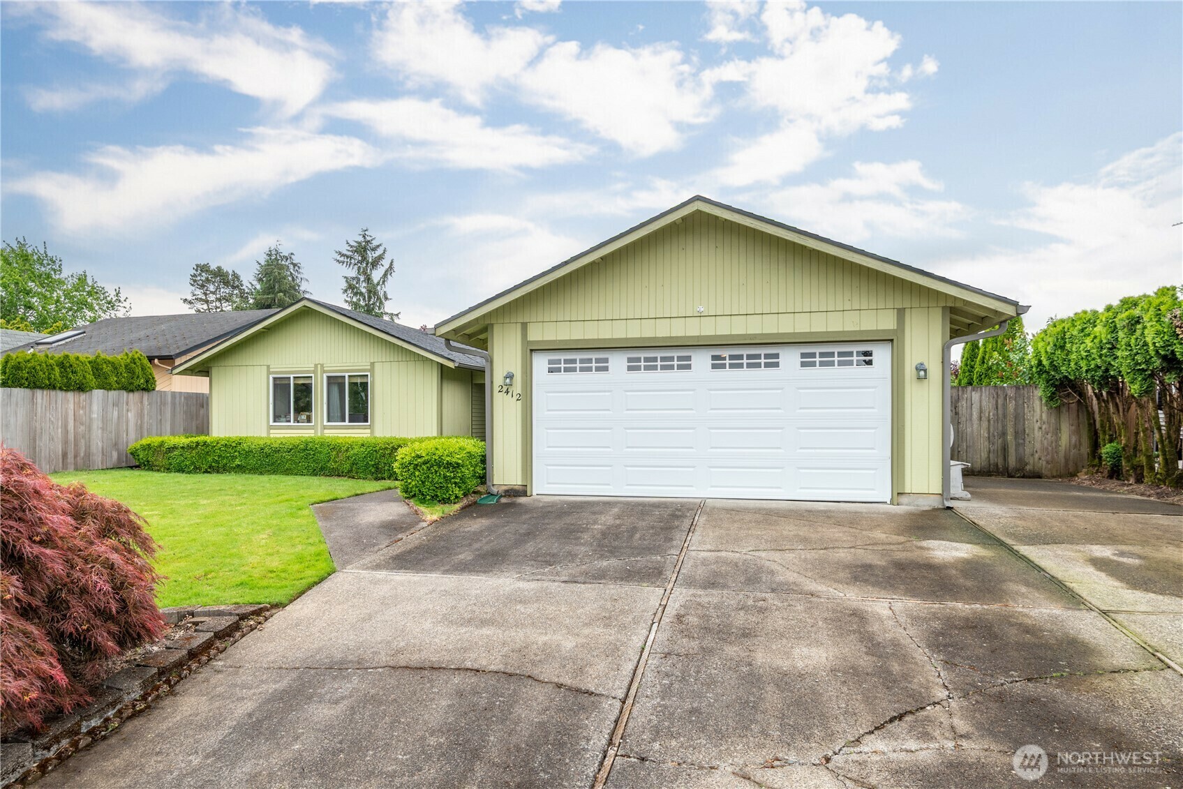 Property Photo: 2412 Mulberry Street WA 98632